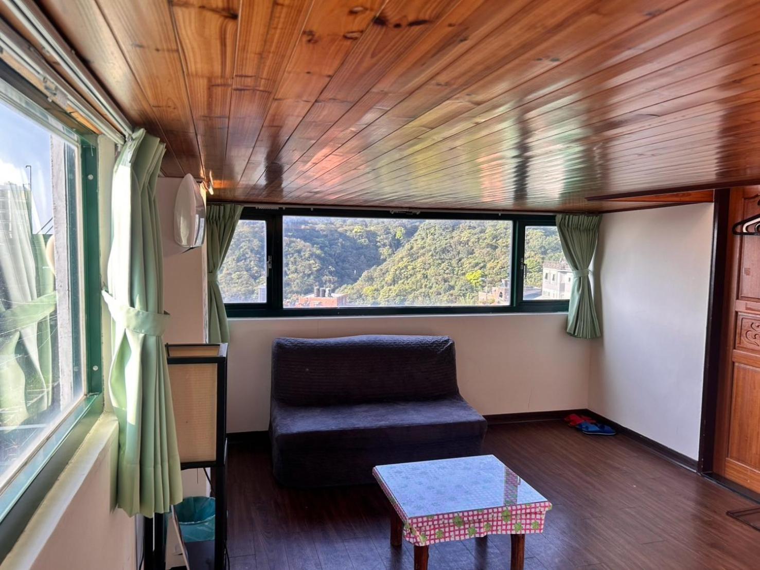 Quadruple Room with Mountain View