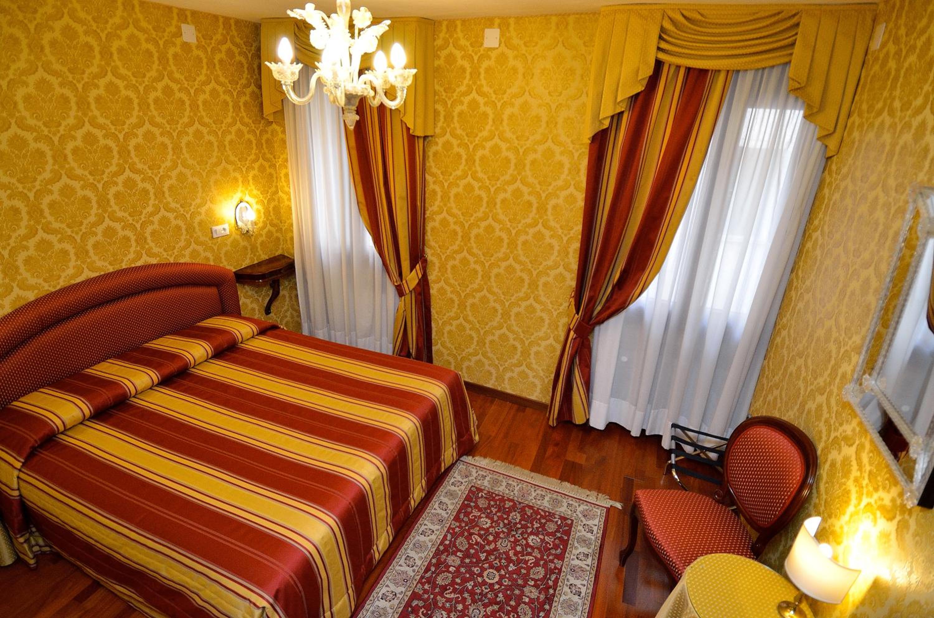Double or Twin Room photo 1