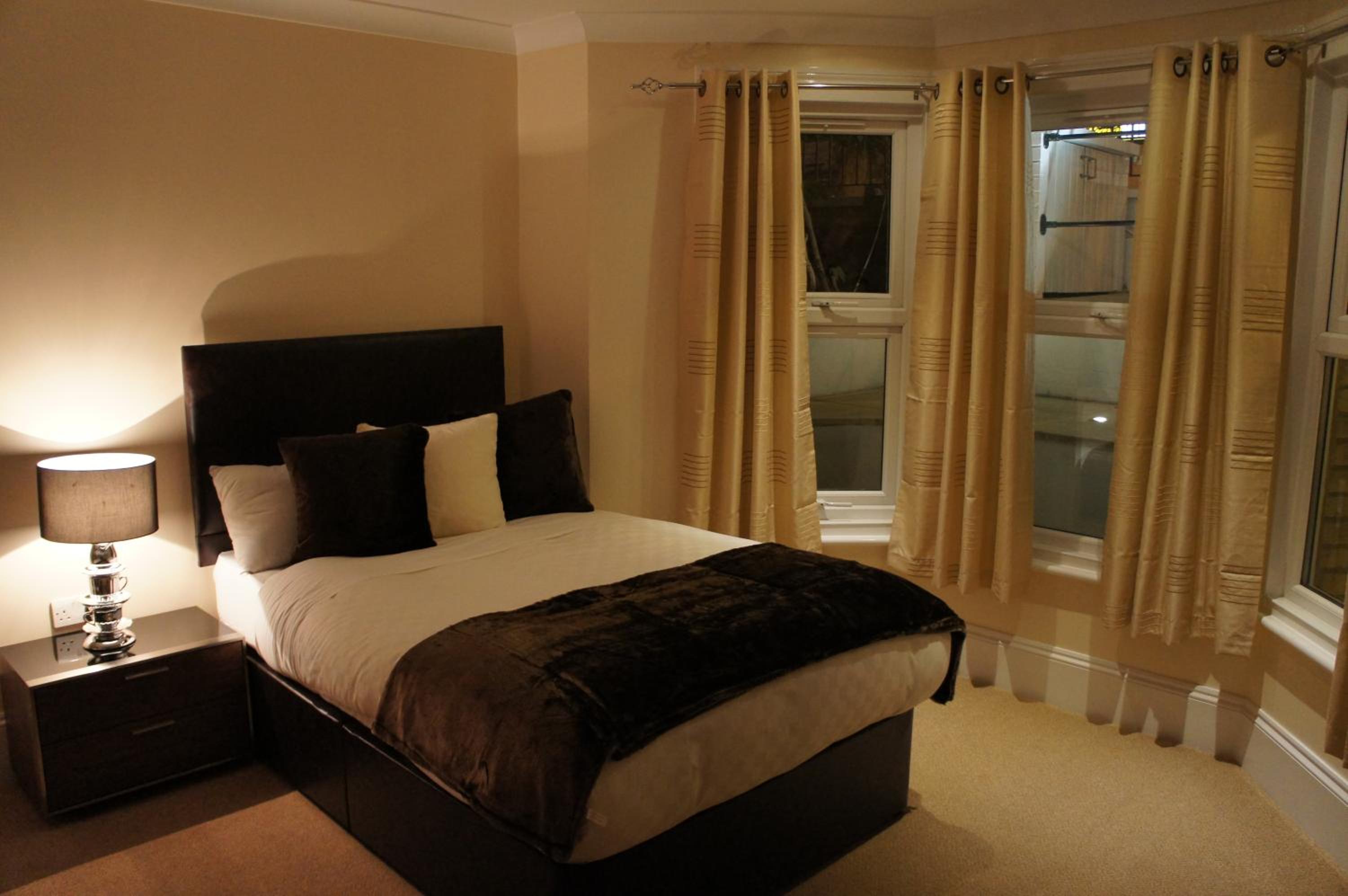 Double Room - Private Bathroom photo 2