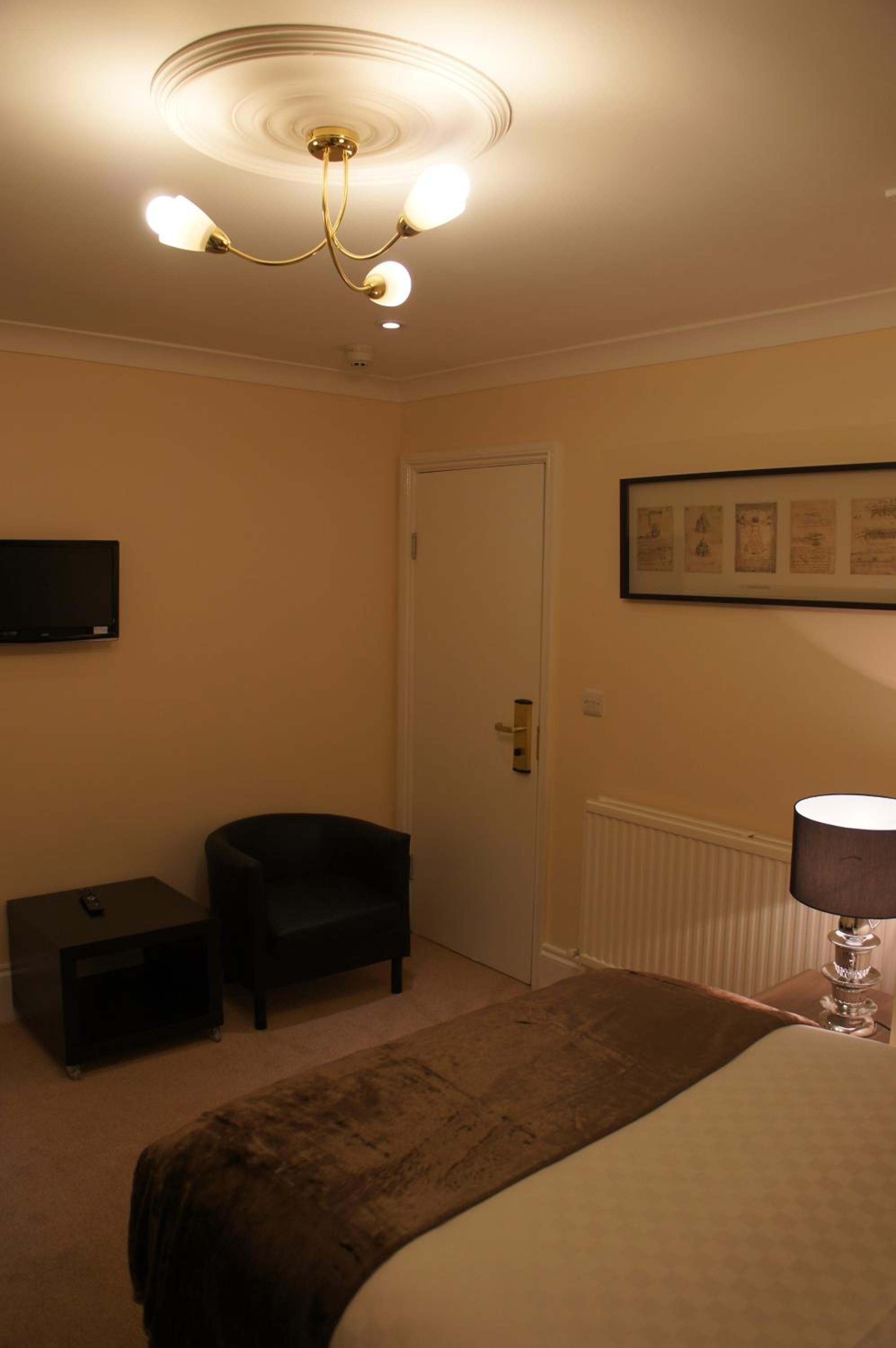 Double Room - Private Bathroom photo 1