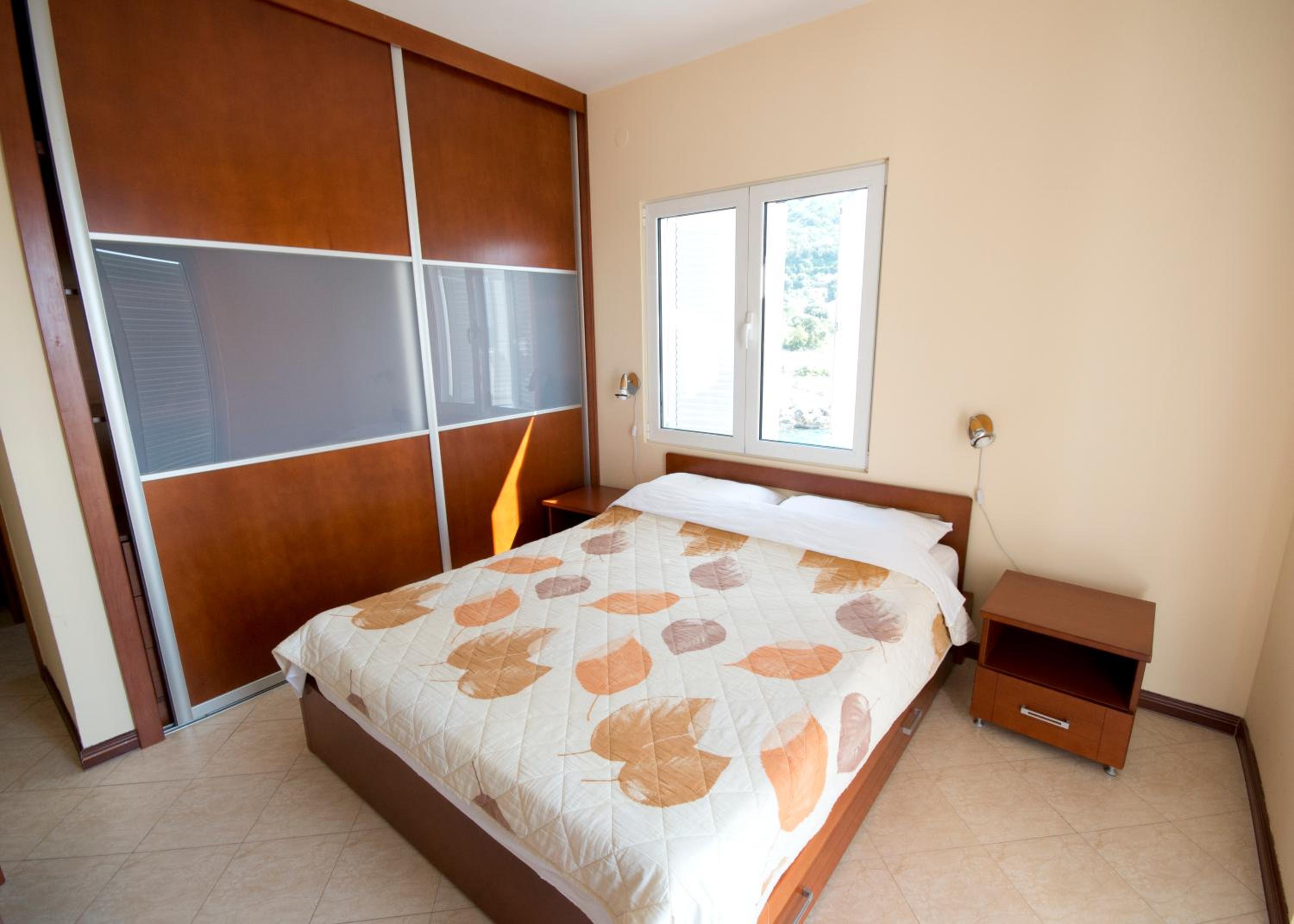 Double Room with Balcony and Sea View - Photo 16