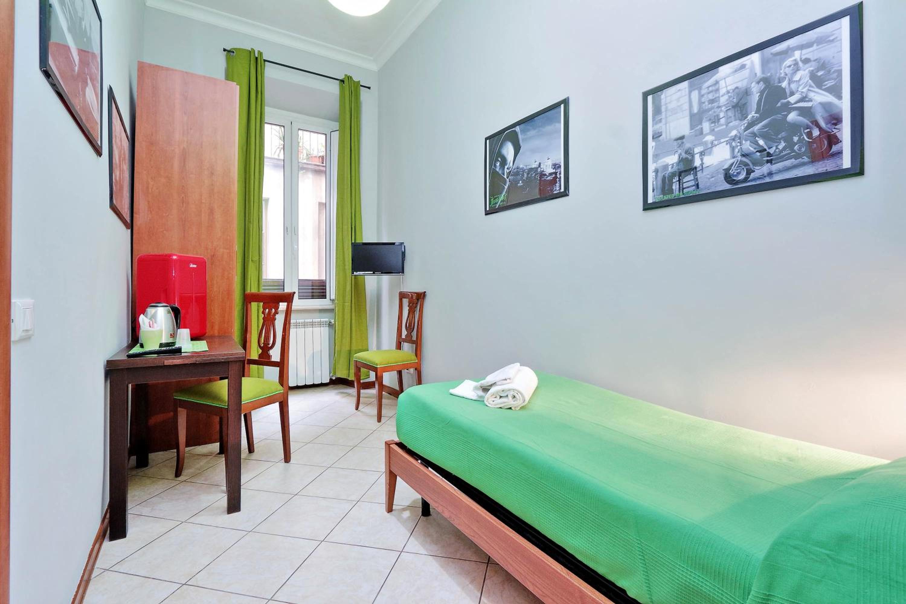 Single Room photo 1
