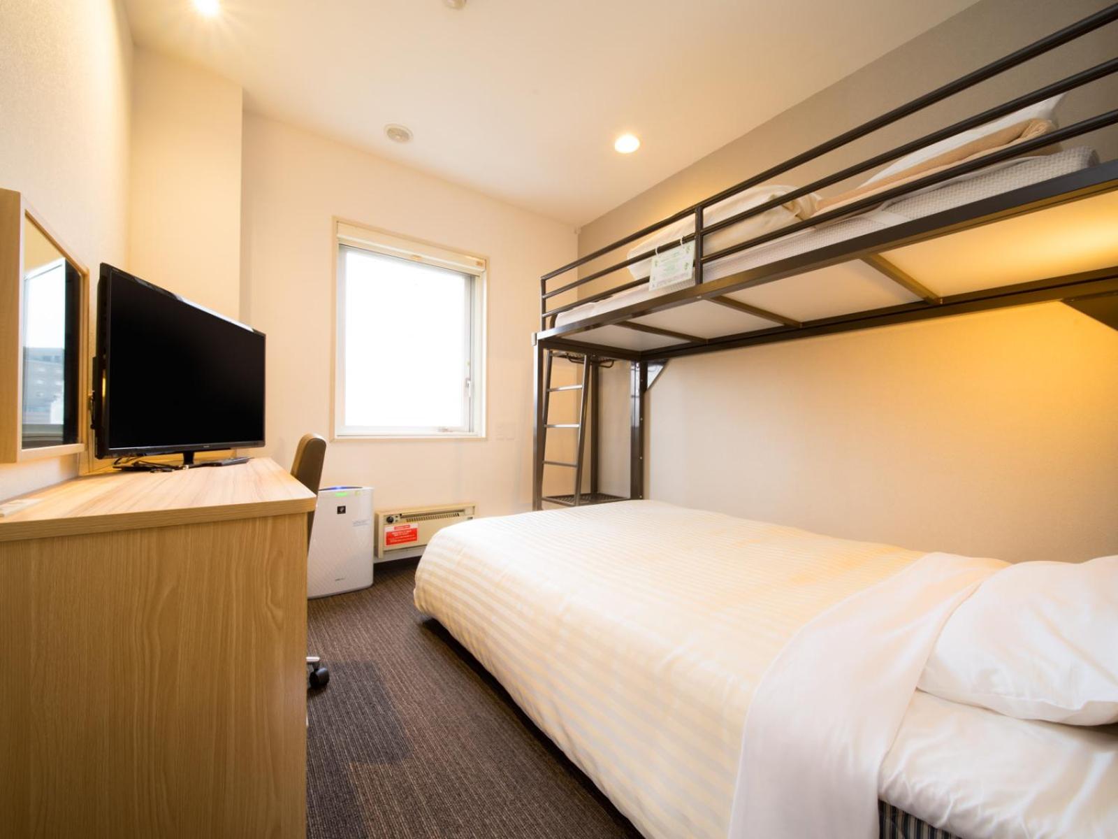 Double Room with Bunk Bed - Smoking photo 1