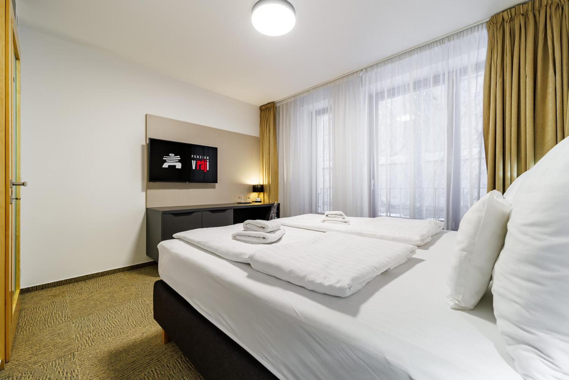 Deluxe Double Room with Shower - Photo 2