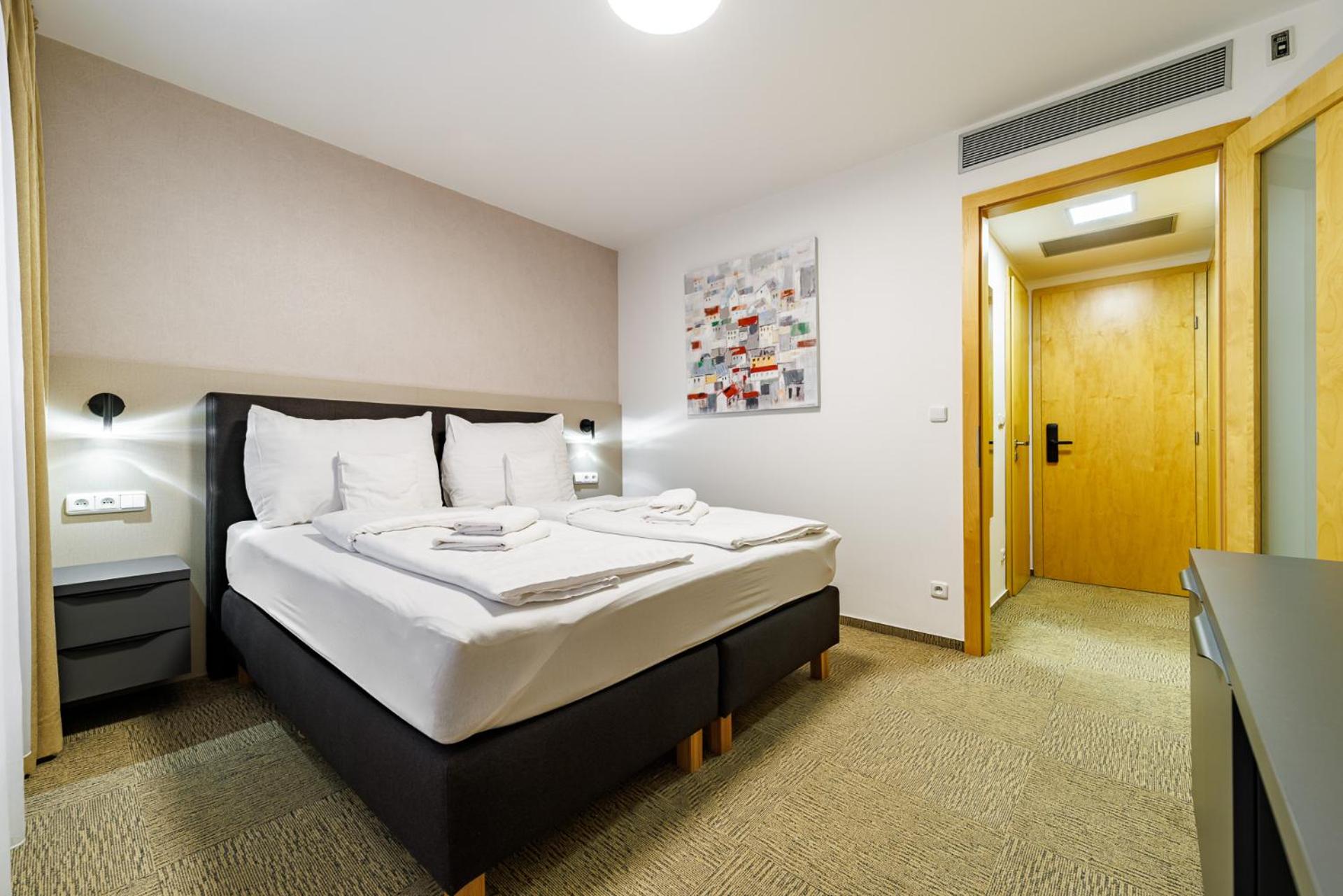 Deluxe Double Room with Shower - Photo 1