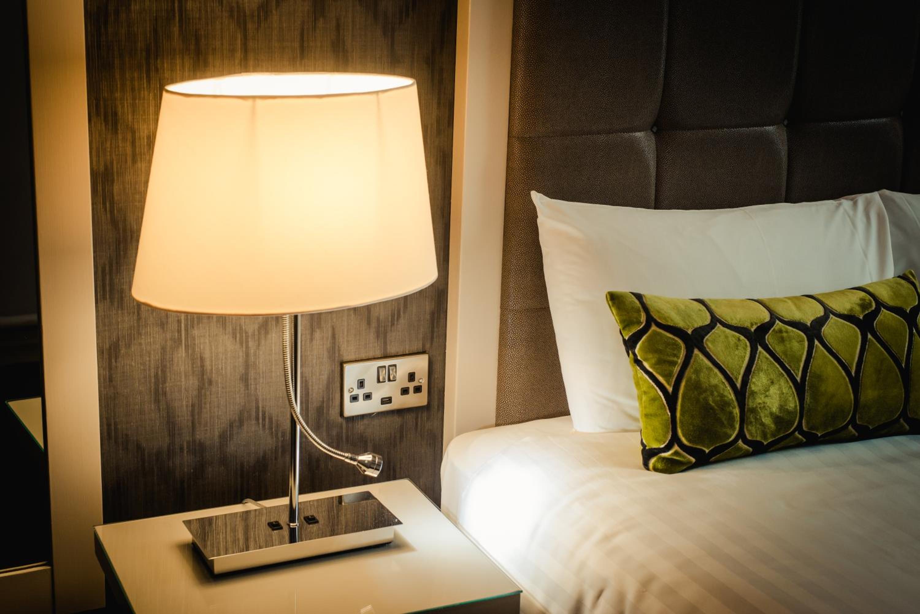 Deluxe Double Single Room
