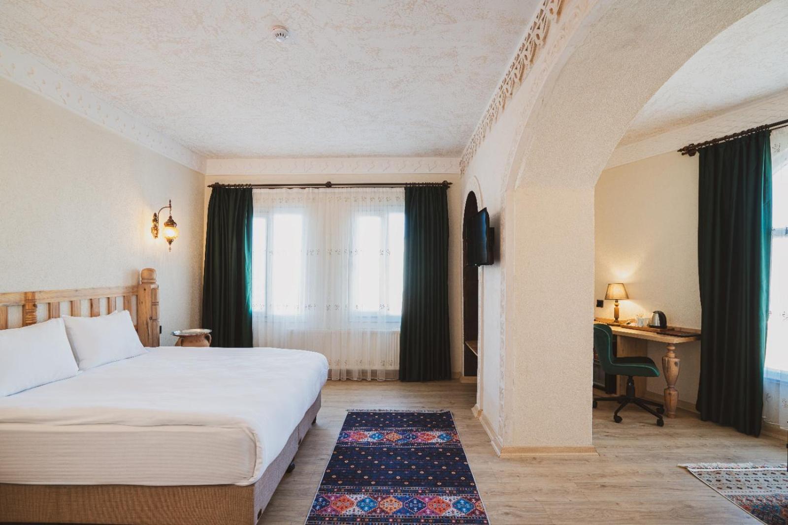 Deluxe Double or Twin Room photo 2