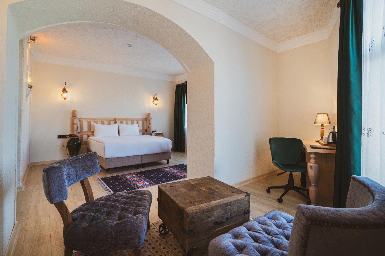Deluxe Double or Twin Room photo 3