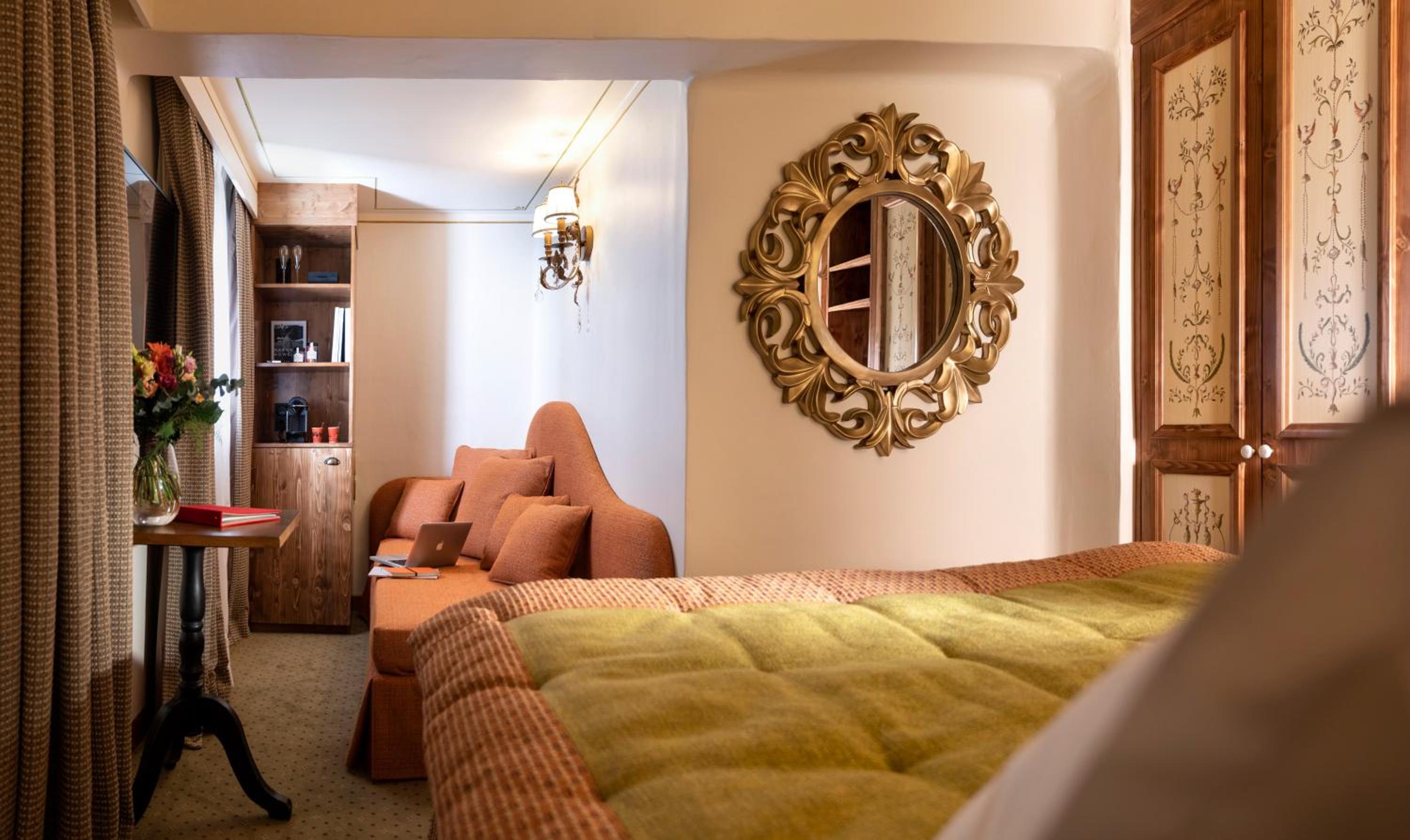 Double Room, No view, No balcony