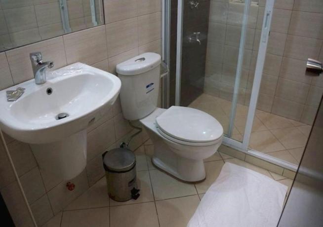 Budget Double Room - Photo 4