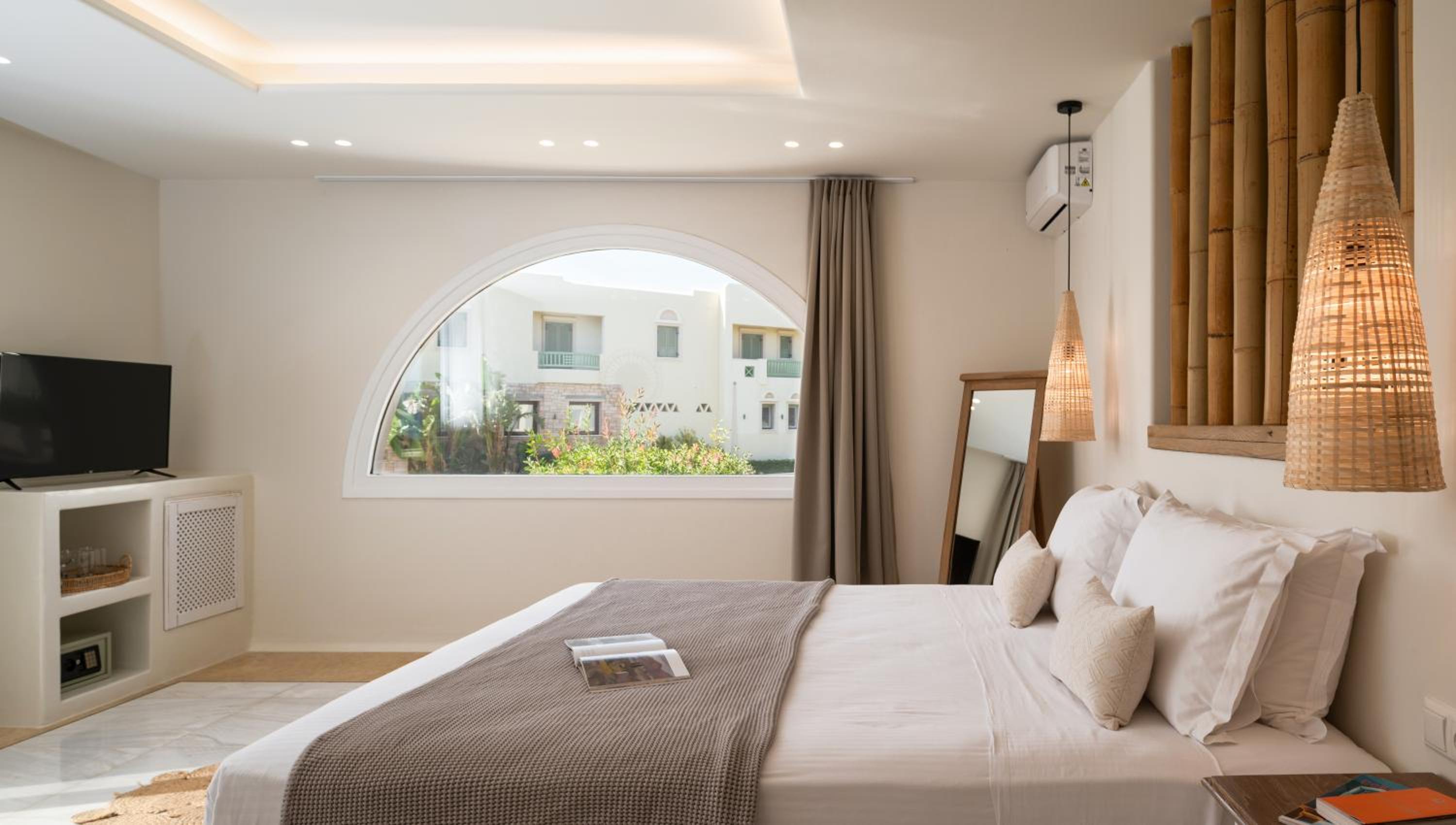 Finikas Sea View Suite With Private Pool
