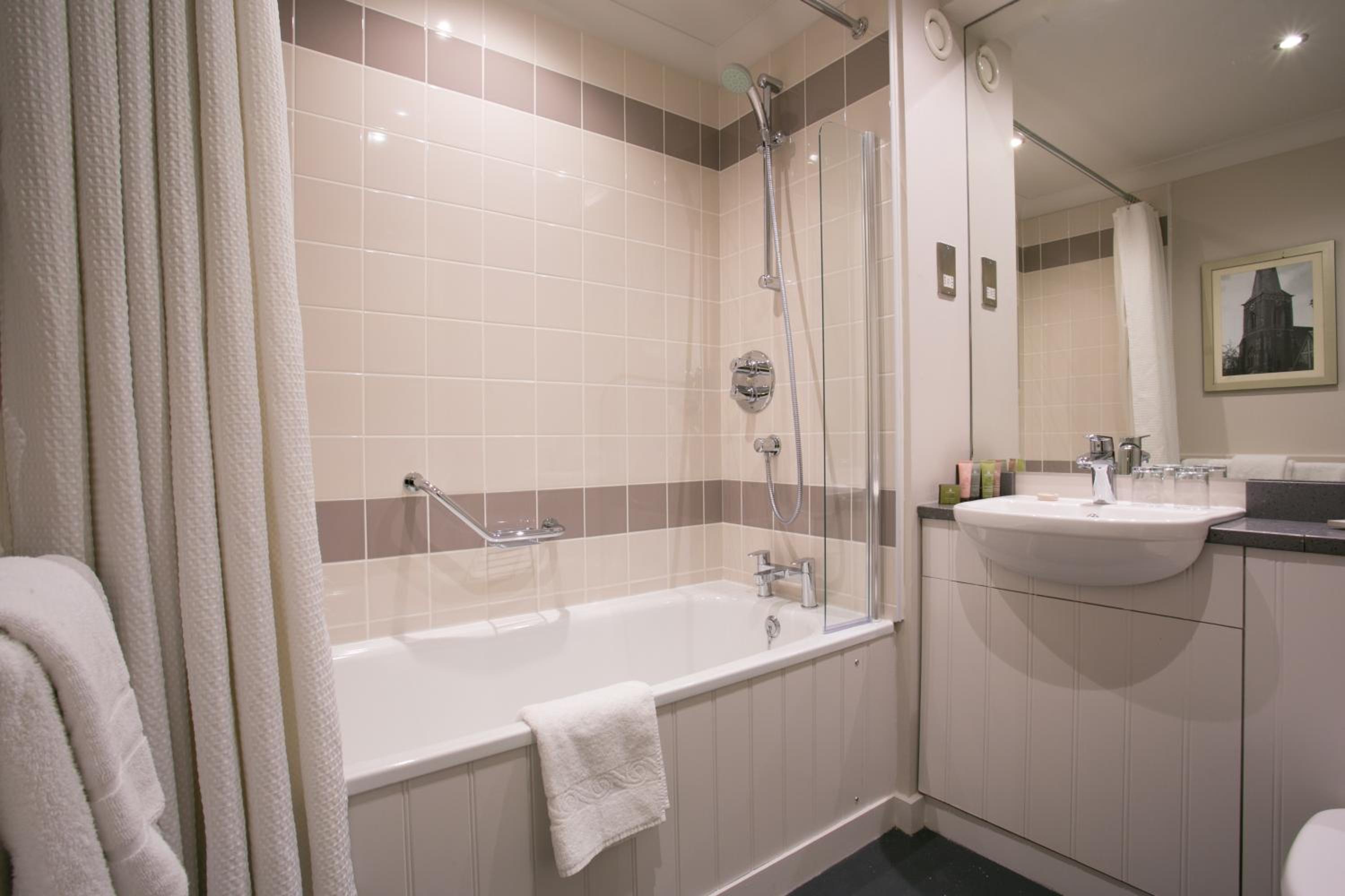 Classic Twin Room - Photo 4