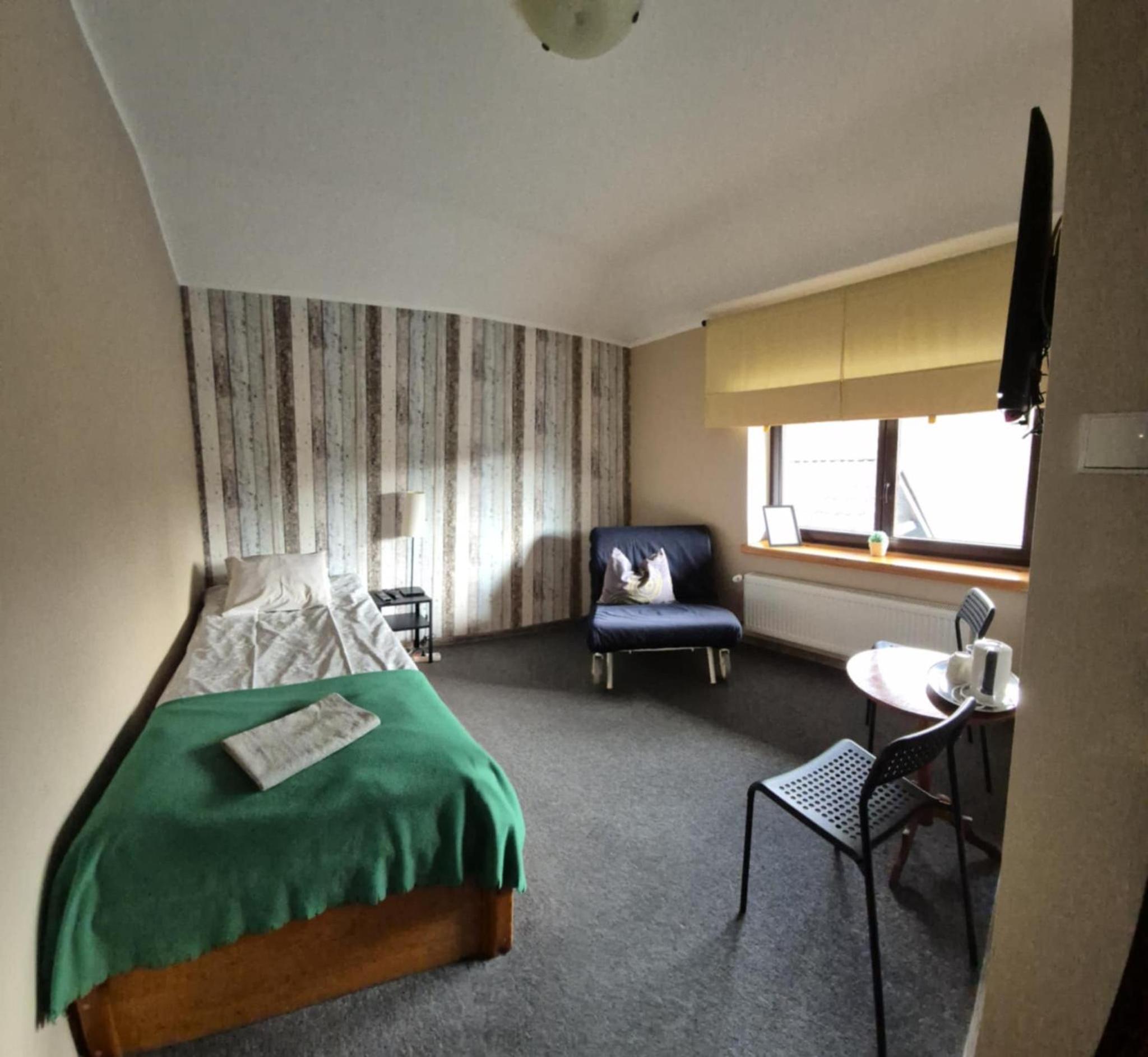 Small Single Room photo 1