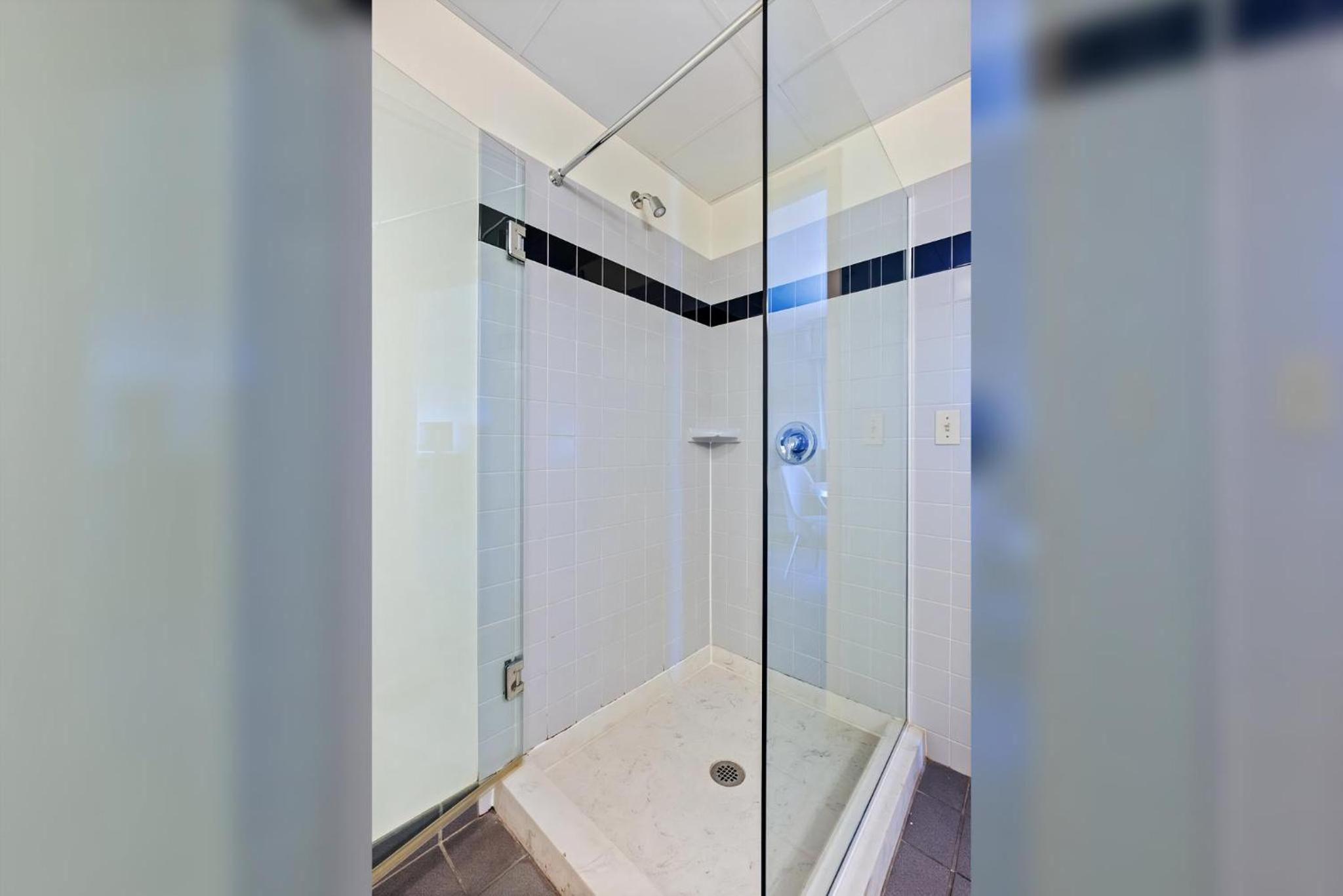 Family Suite - Photo 17
