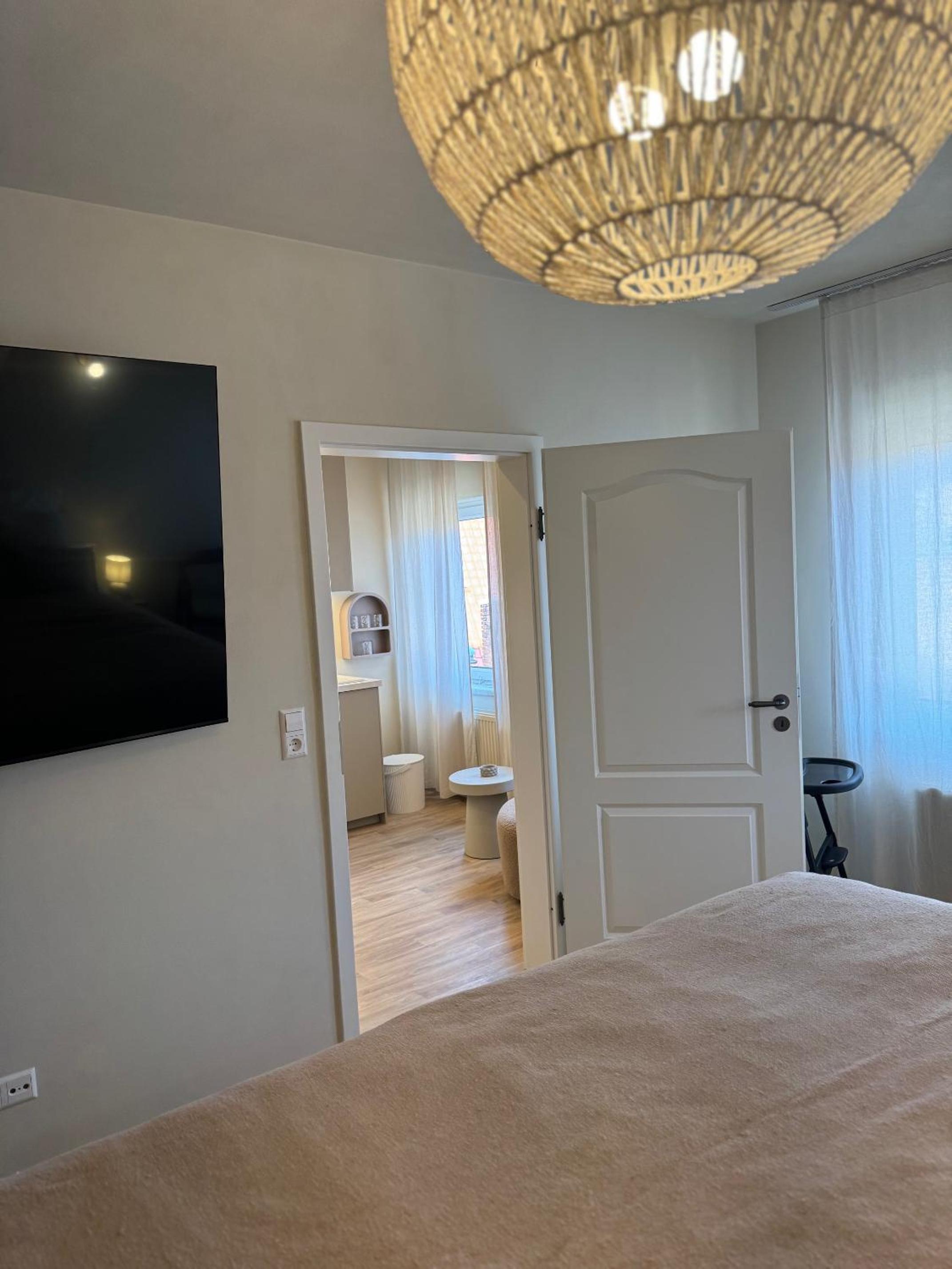 One-Bedroom Deluxe Apartment photo 2
