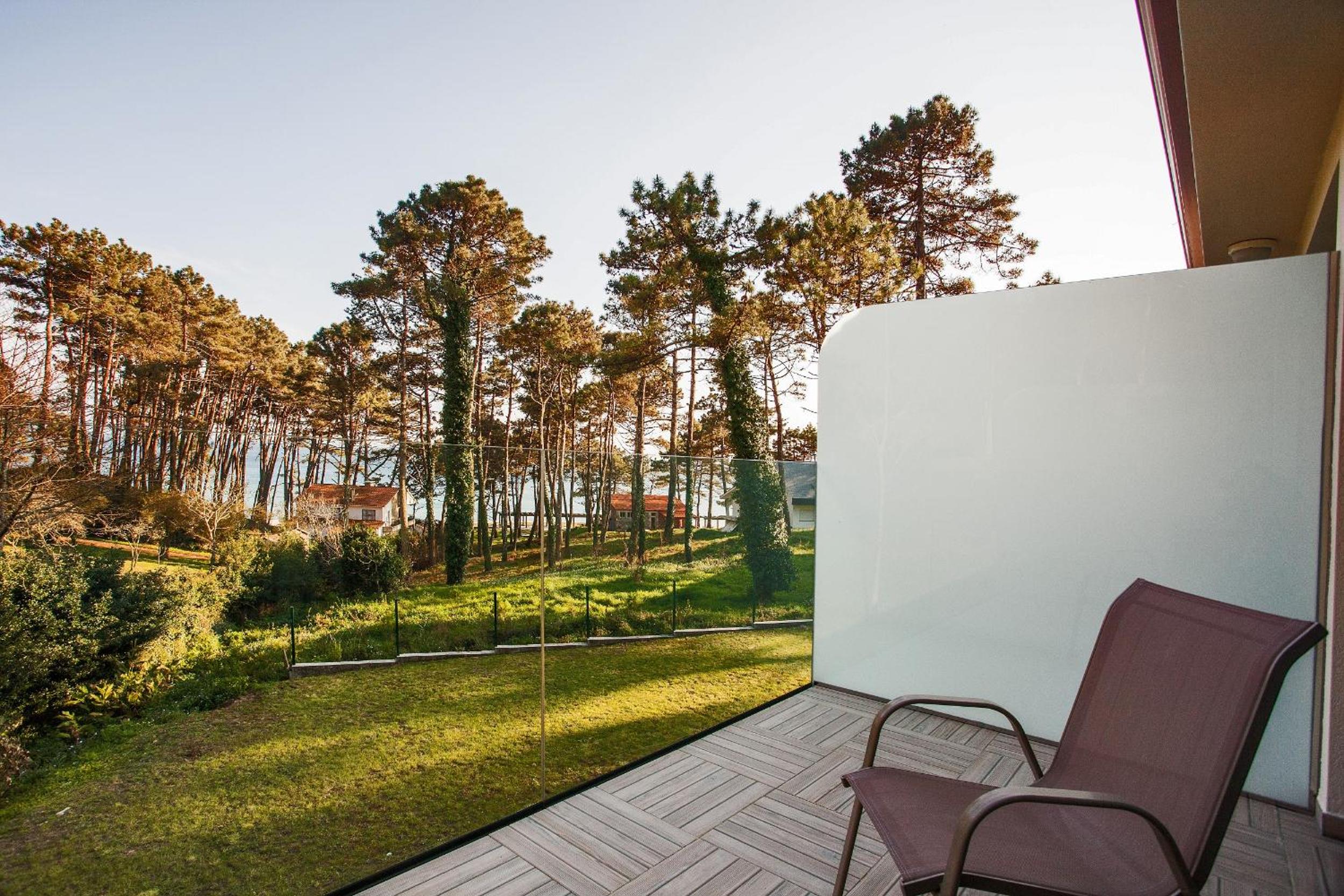 Deluxe Double Room with Sea View - Photo 2