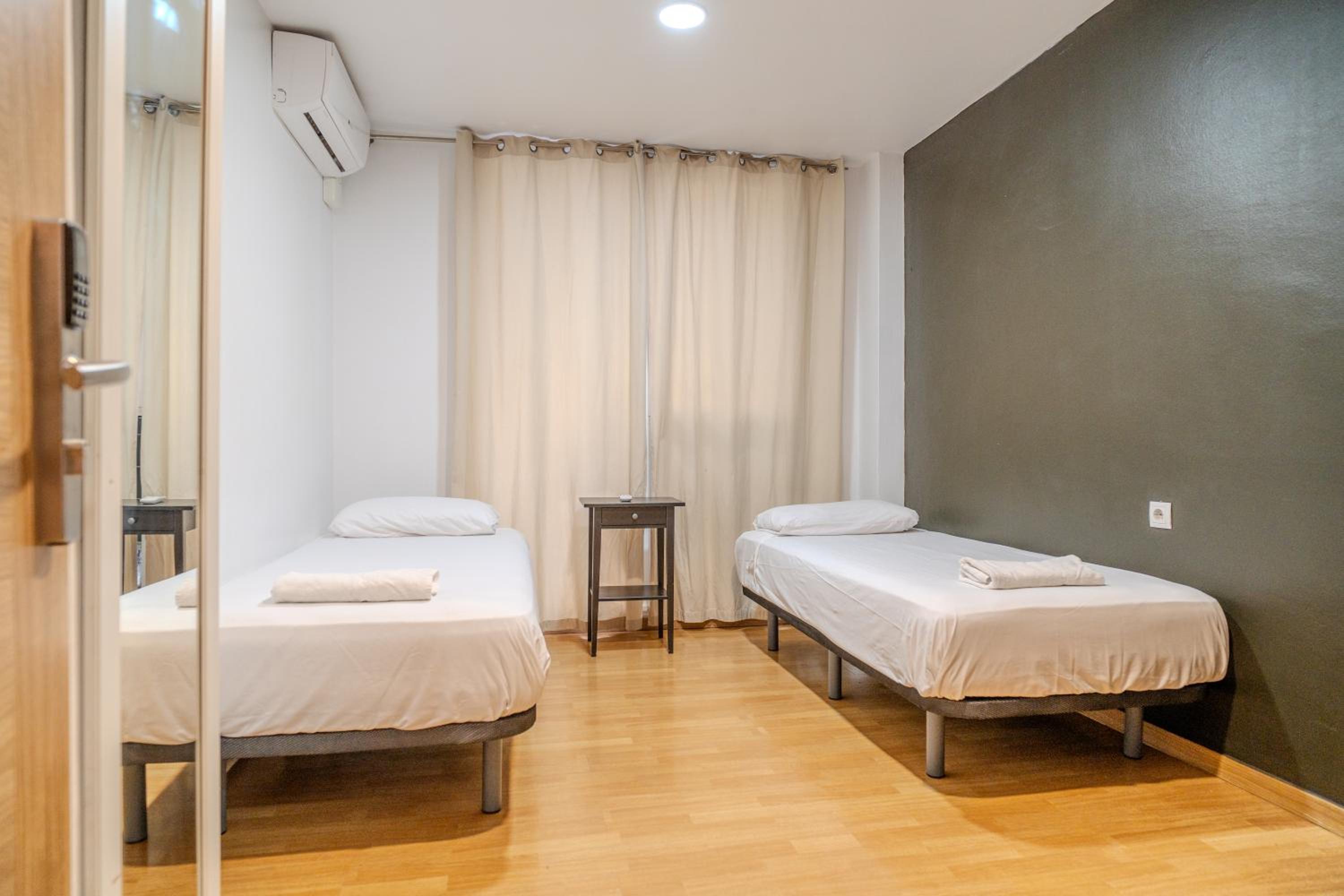 Double /Twin Room with External Private Bathroom  photo 3