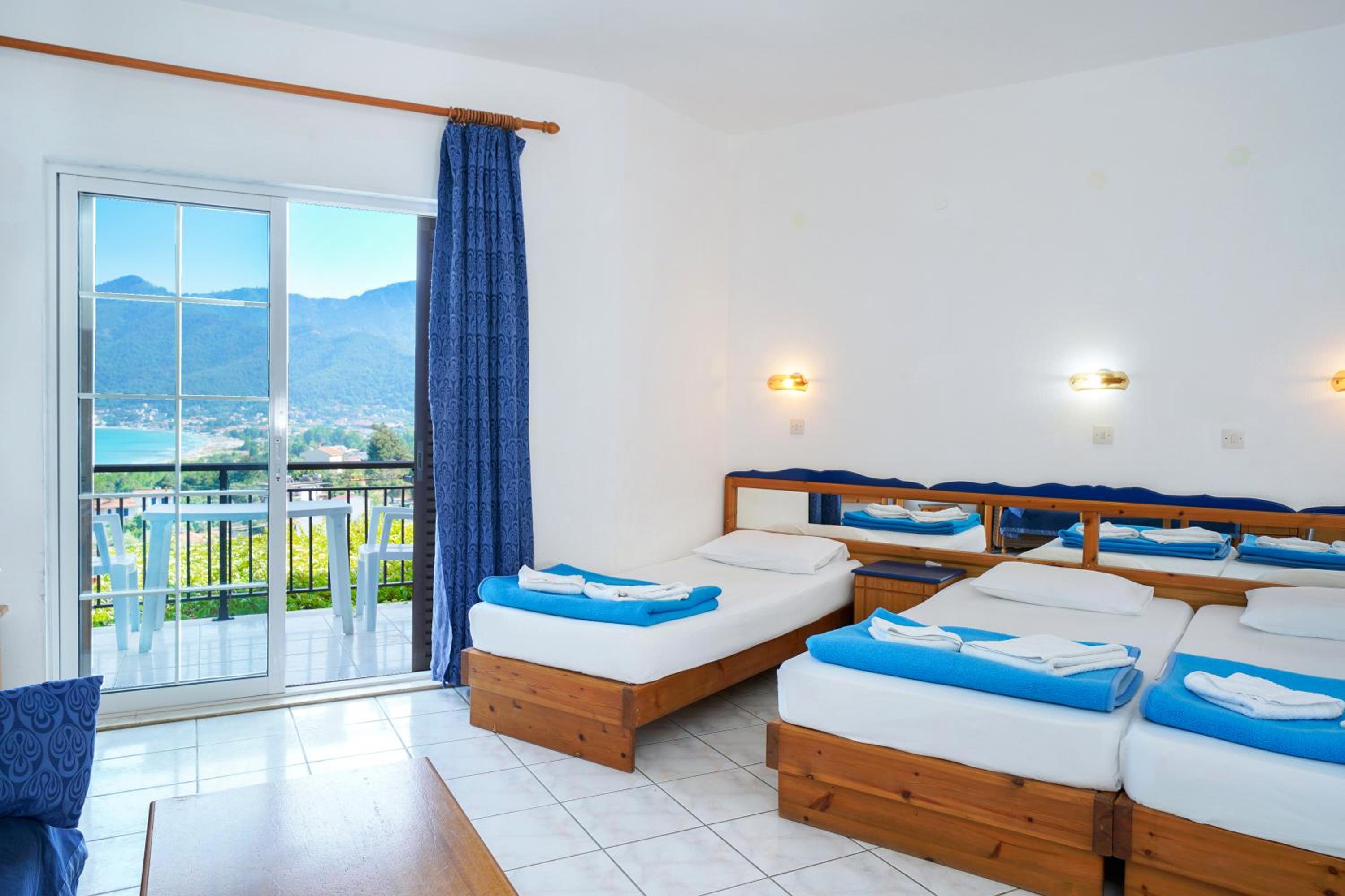 Quadruple Room with Sea View photo 1