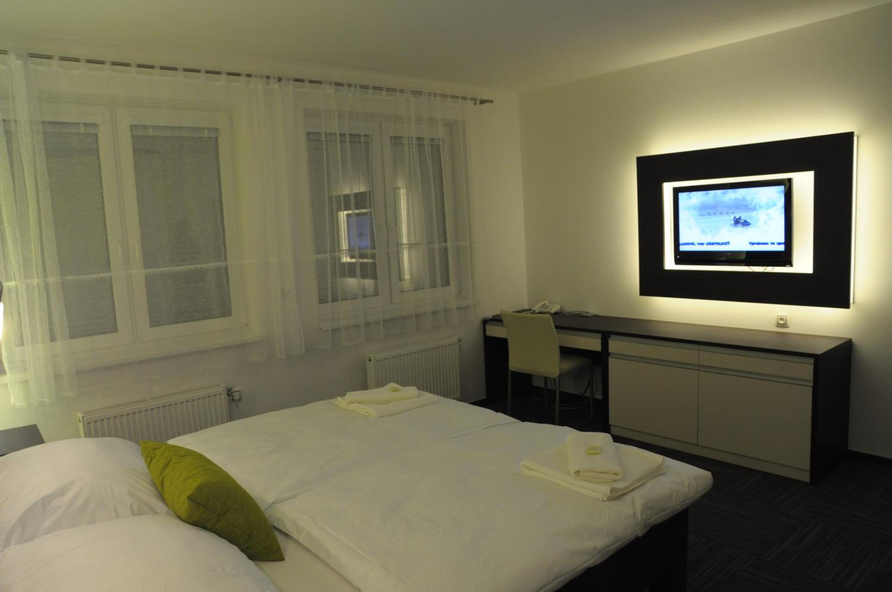 Twin Room - Photo 4