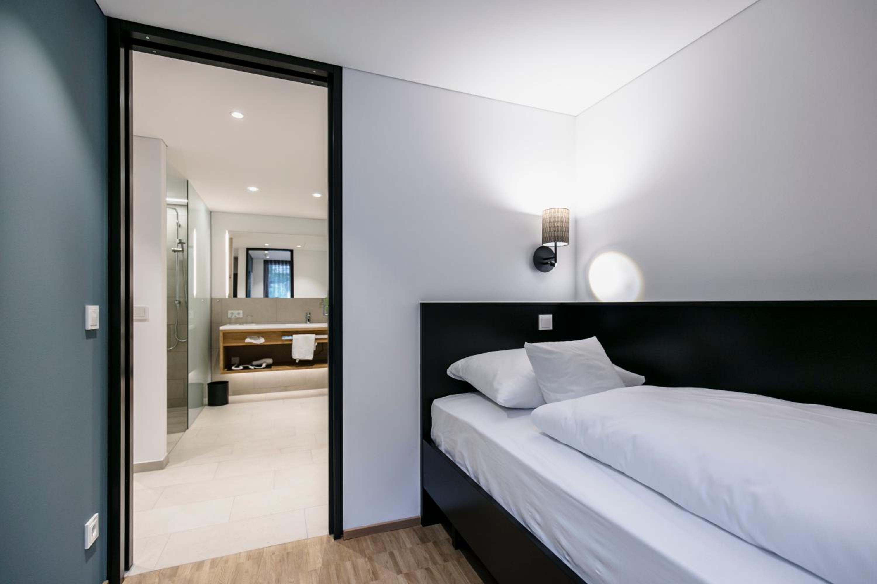 Suite - Photo 2