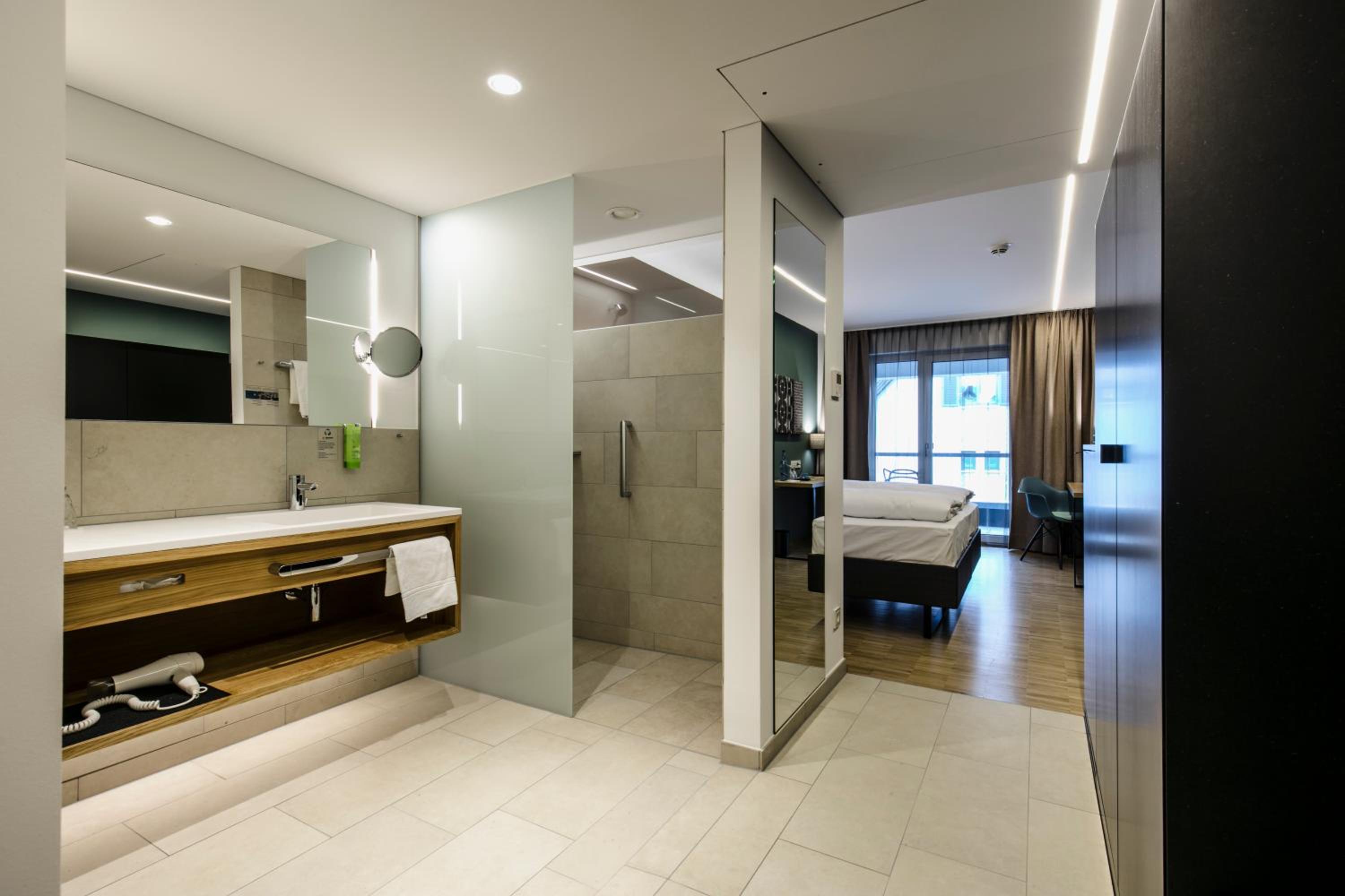 Business Double Room - Photo 6