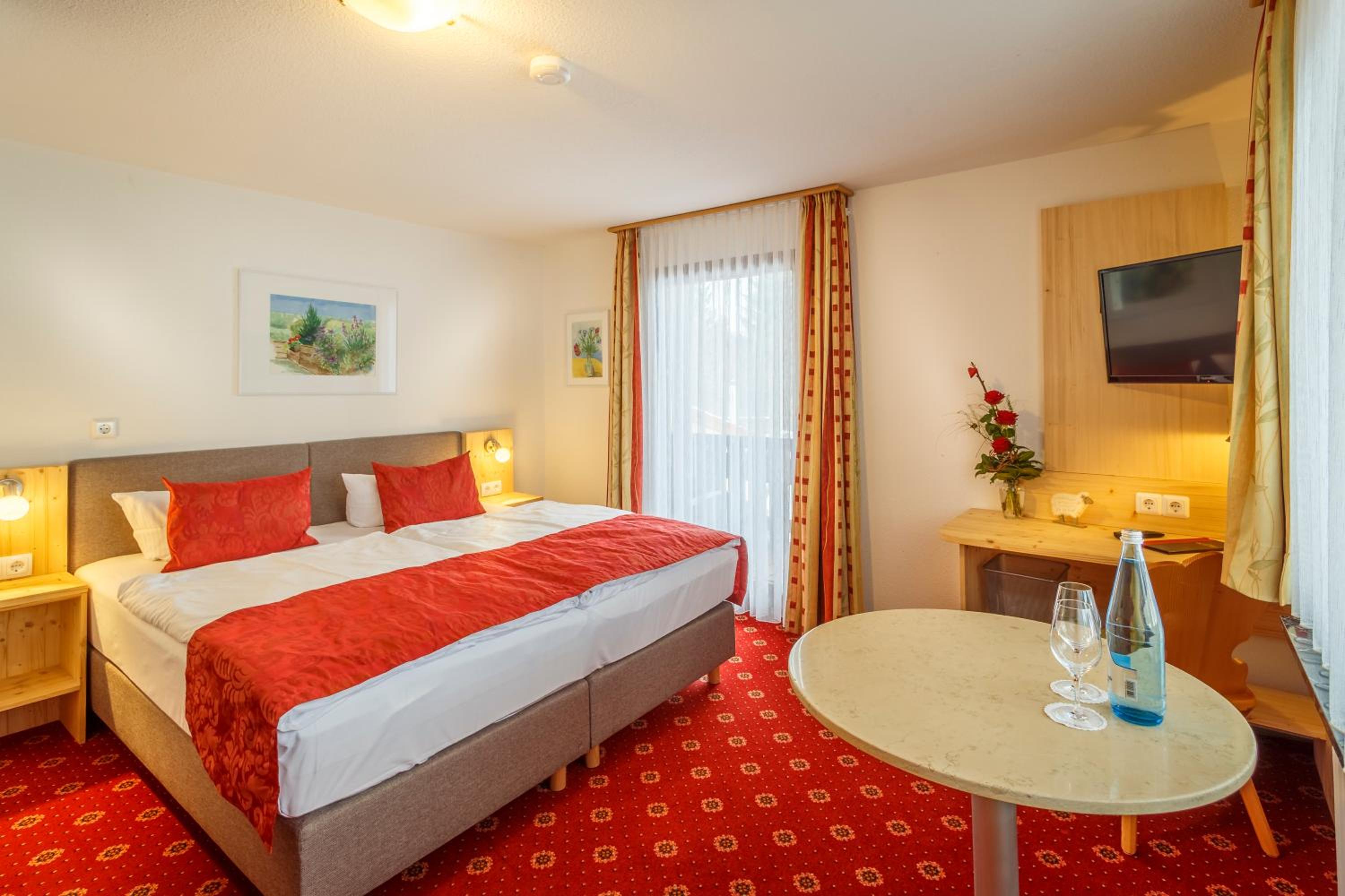 Premium Double Room with Balcony/Terrace, Panoramic or Garden View  - Photo 10