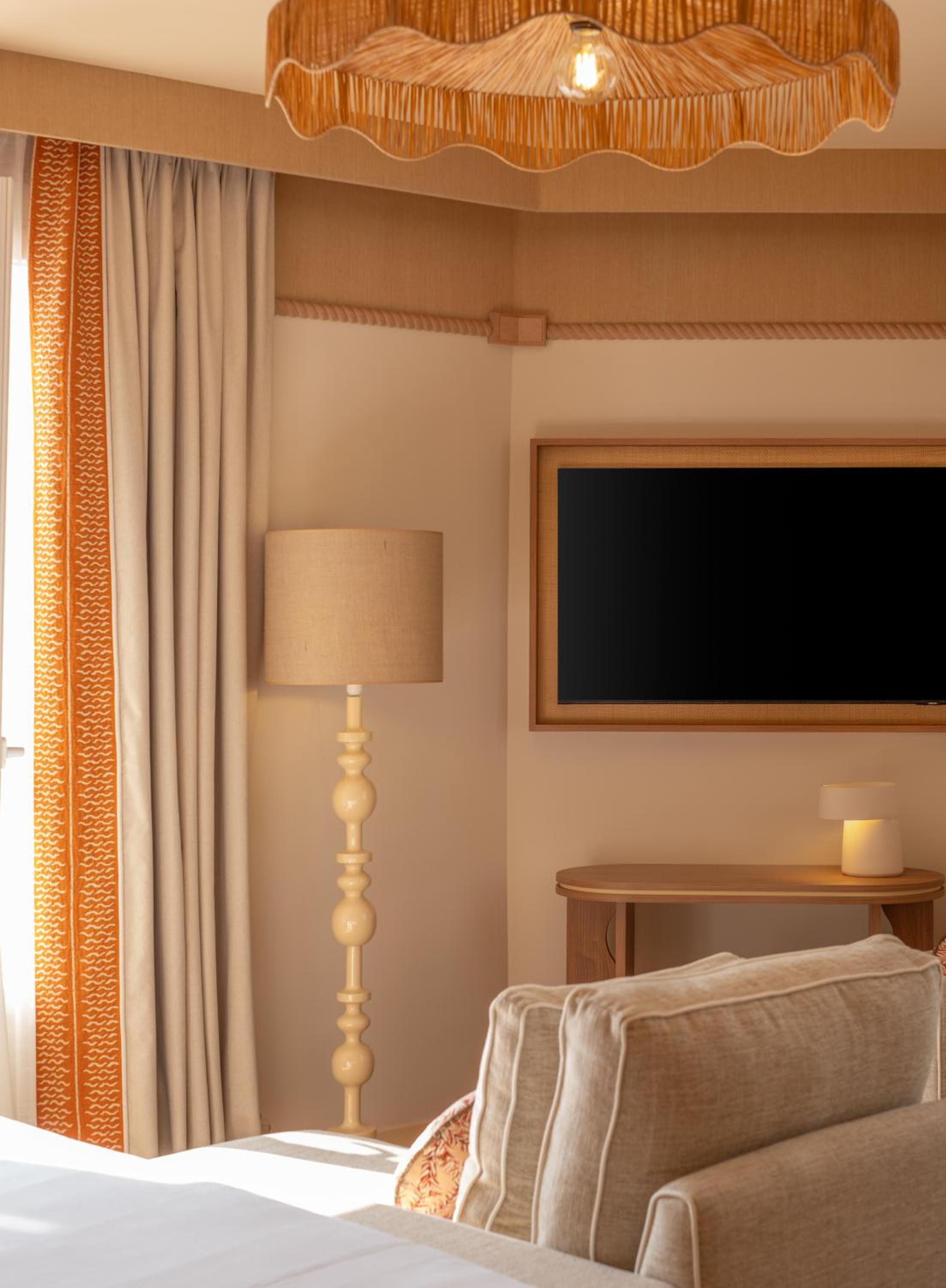 Suite - Photo 4