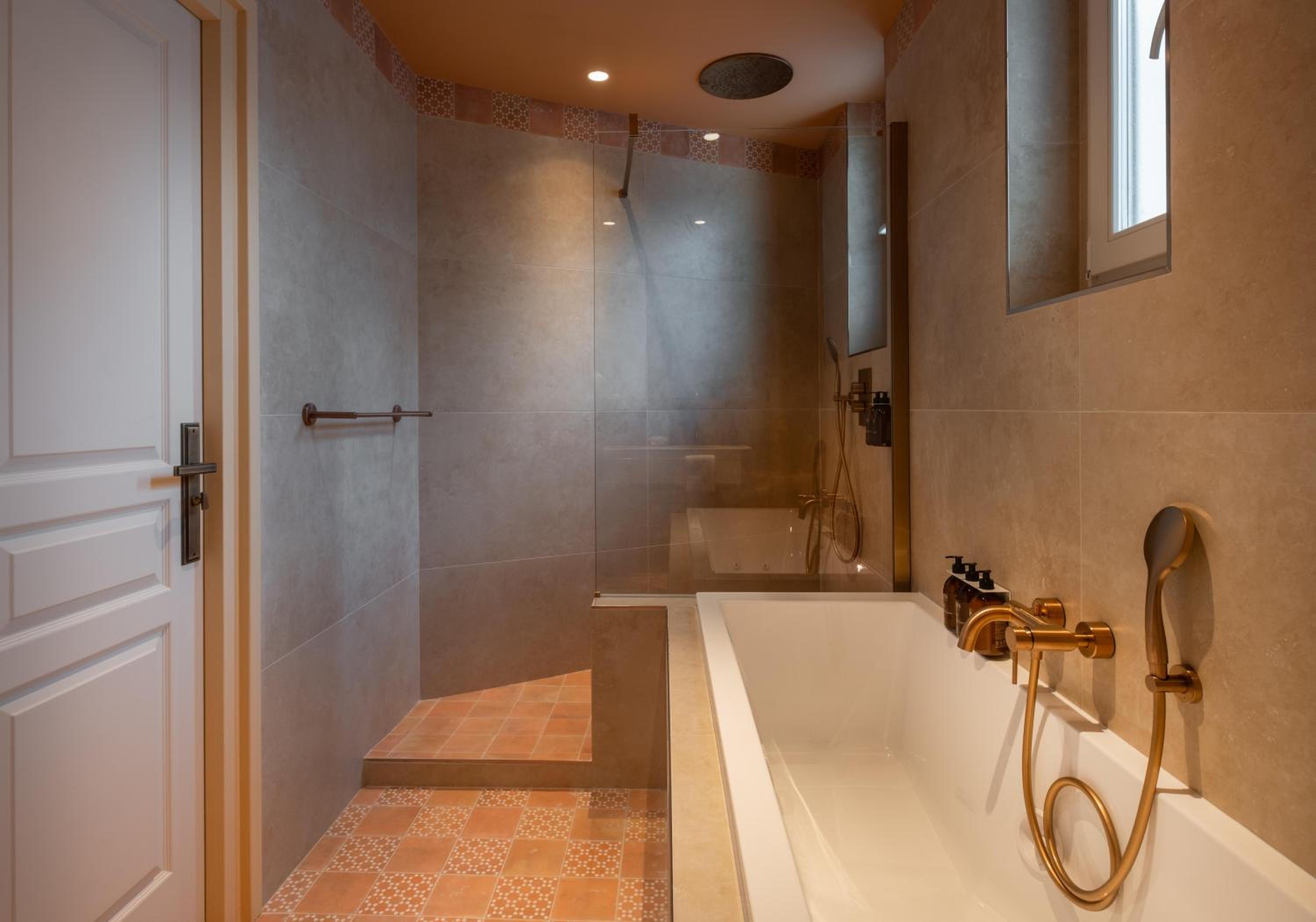 Suite - Photo 6