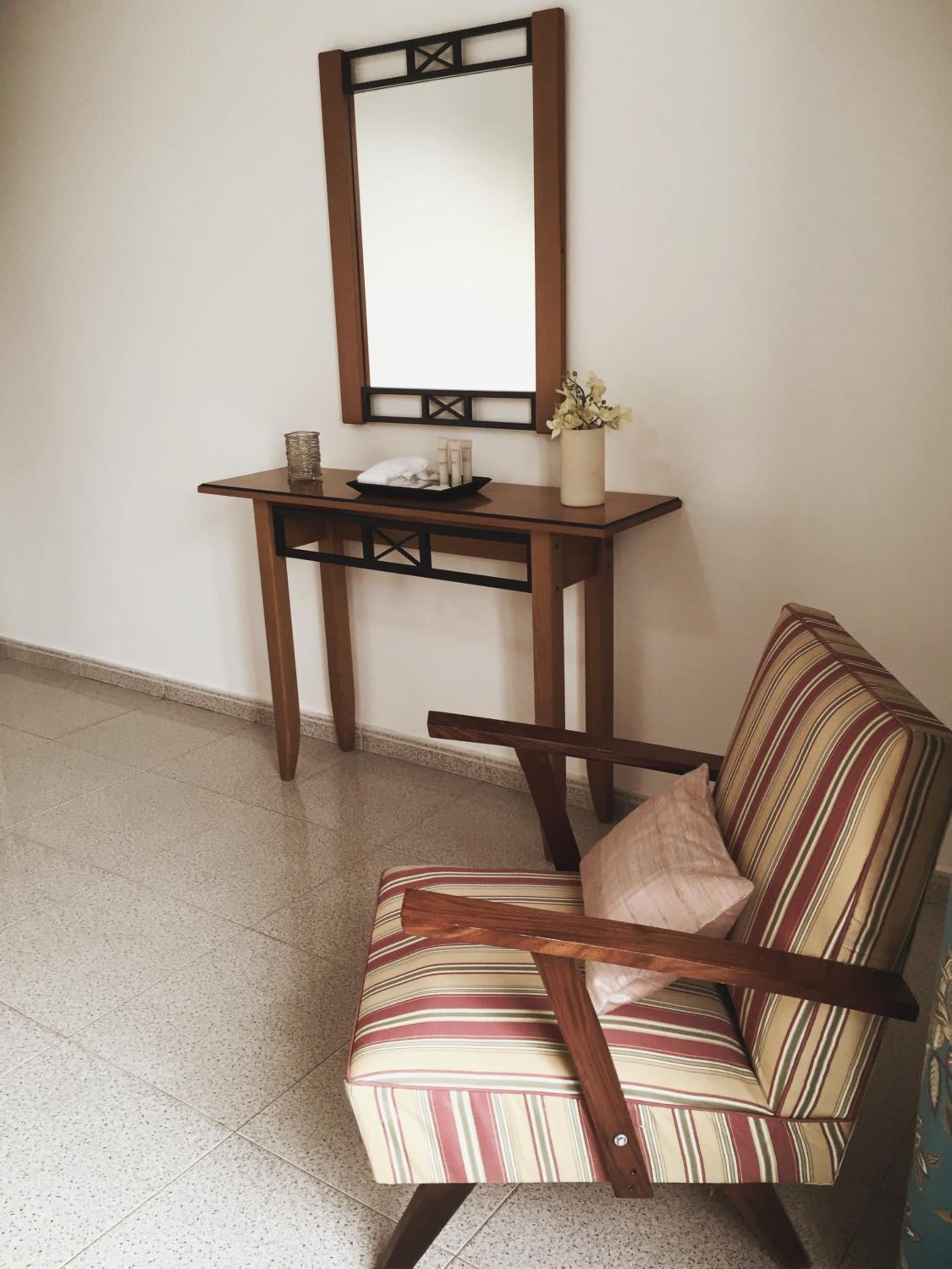 King Suite with Balcony photo 3