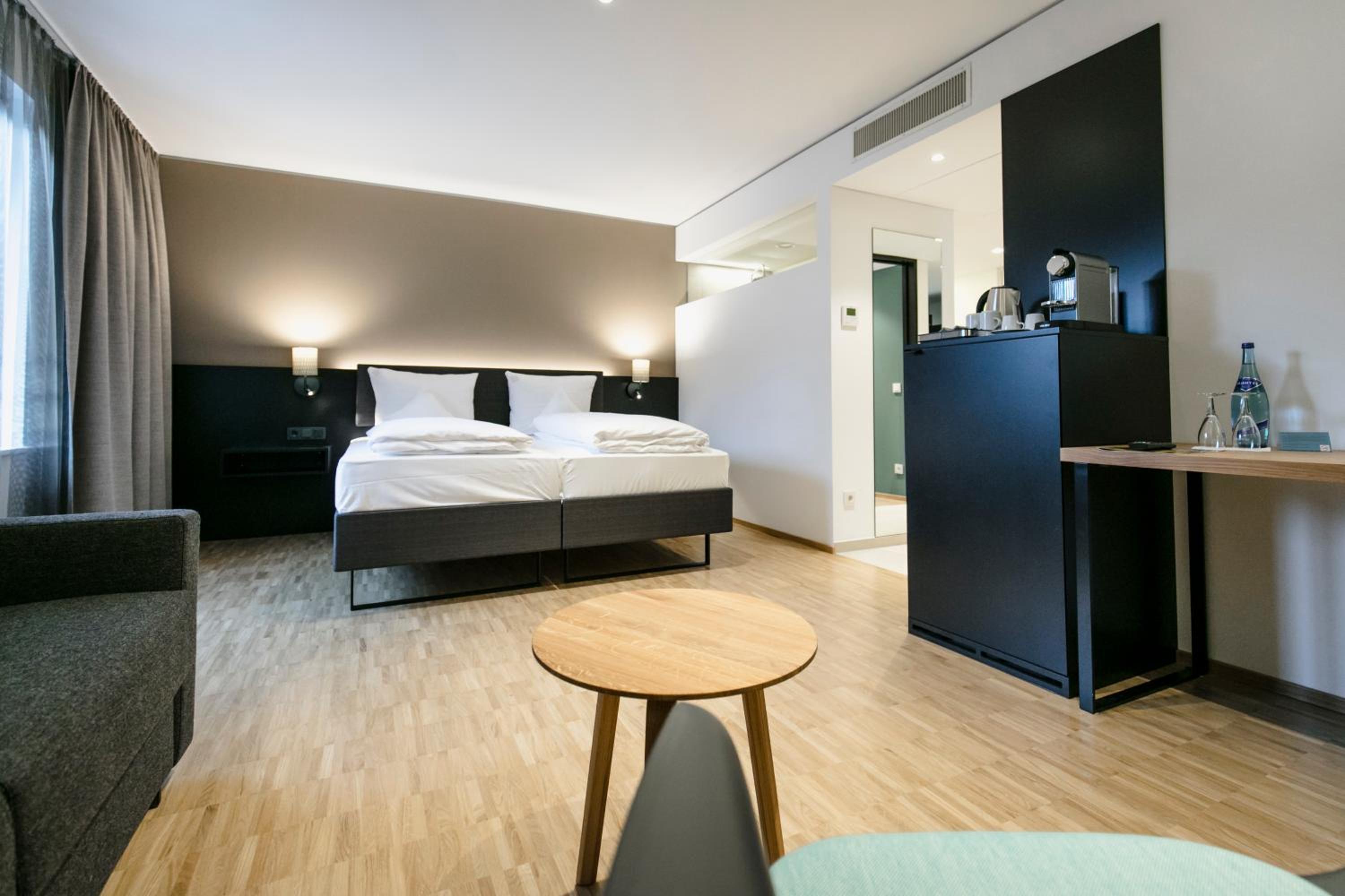 Suite - Photo 6