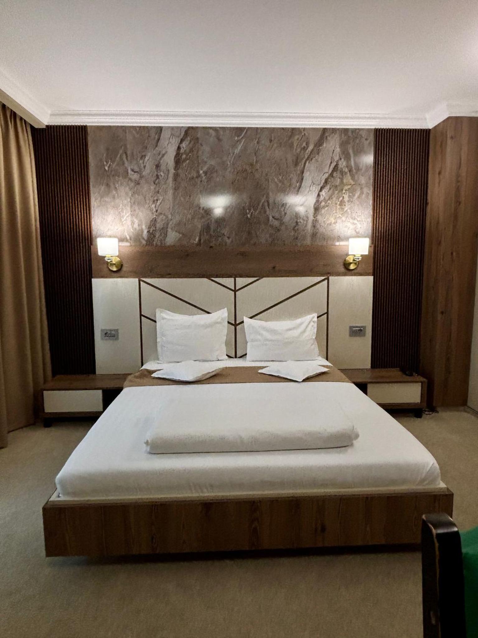 Deluxe Double Room - Photo 3