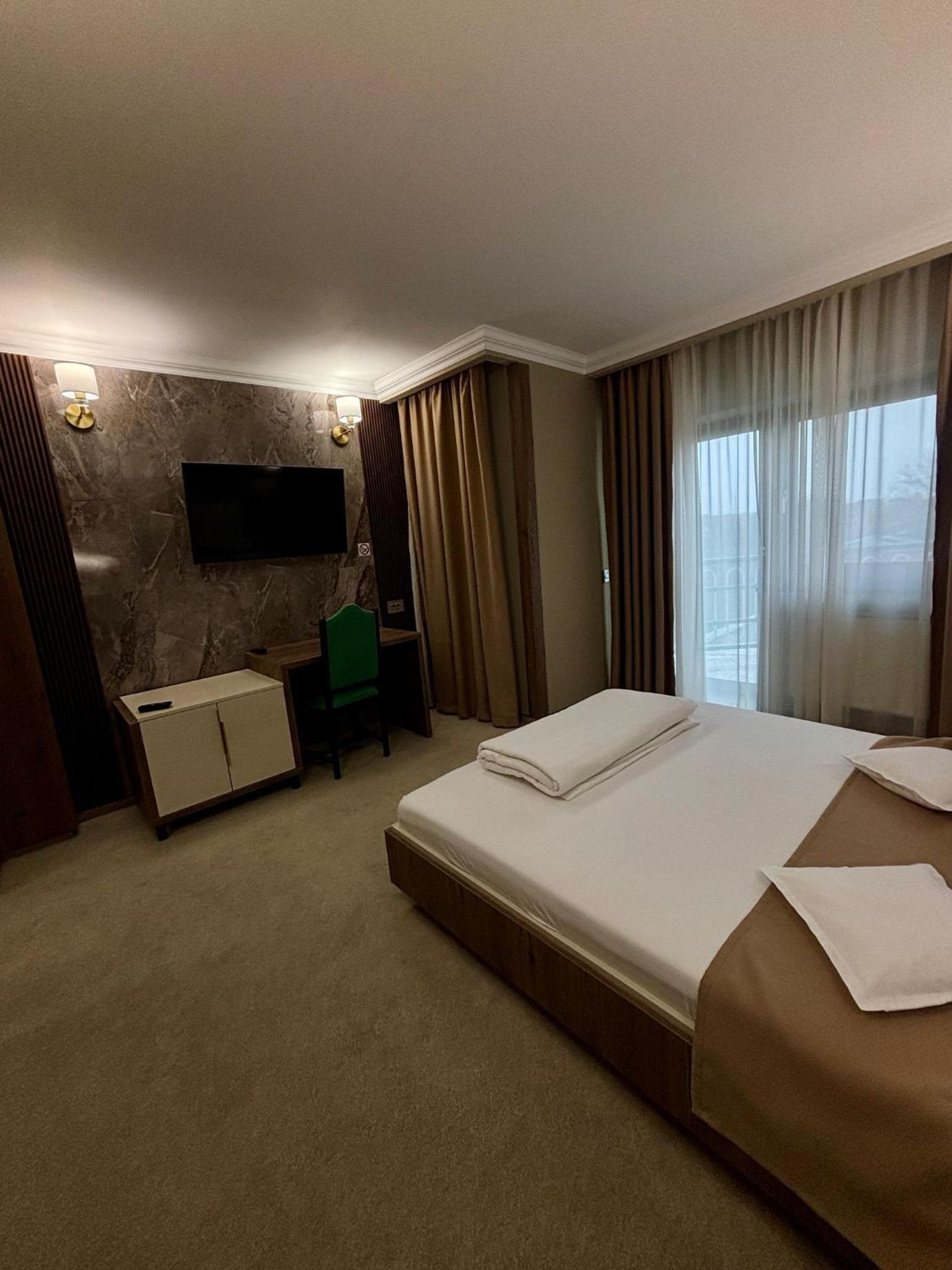 Deluxe Double Room - Photo 2