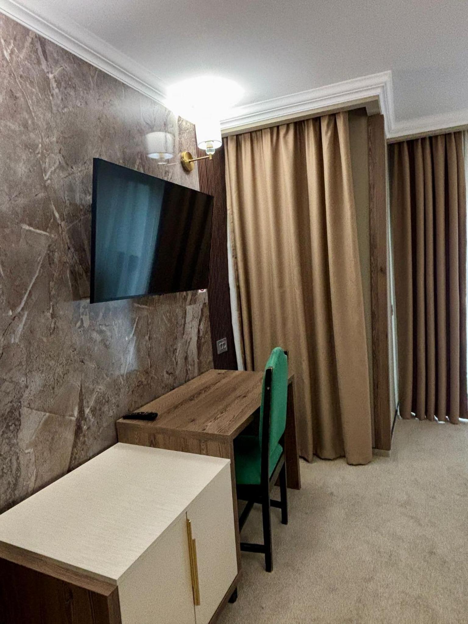 Deluxe Double Room - Photo 1