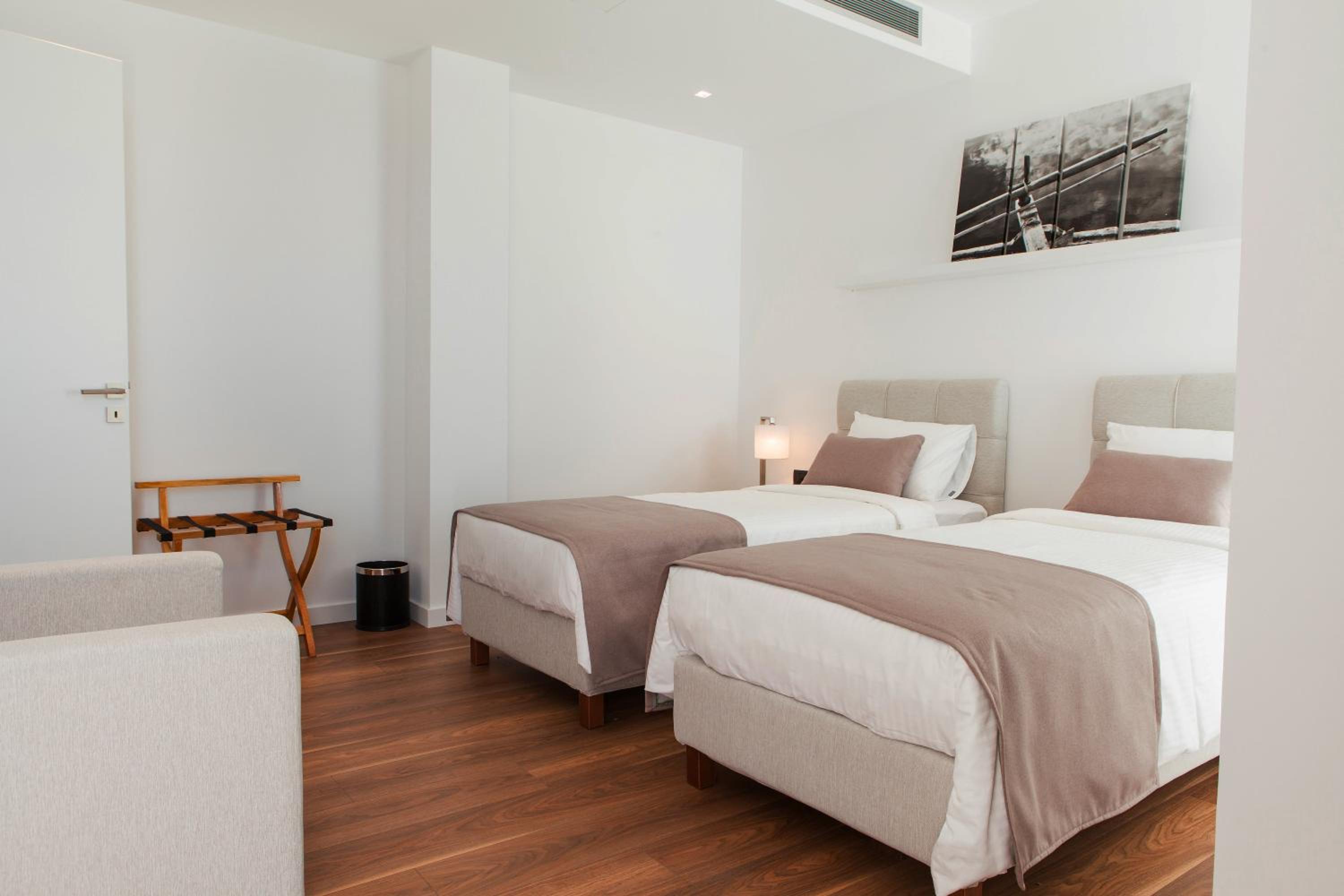Deluxe Suite with Sea View photo 3