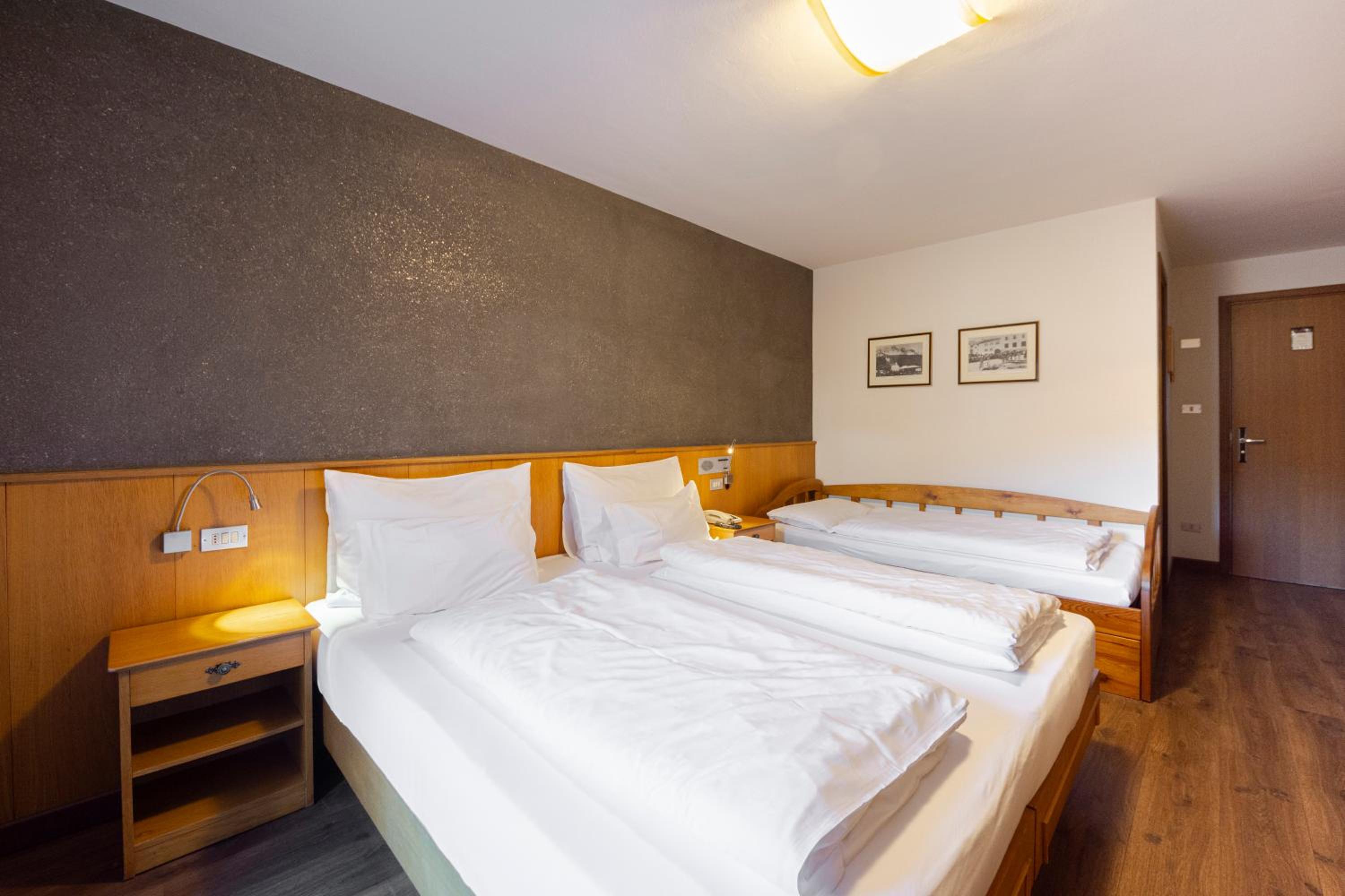 Classic Triple Room photo 2