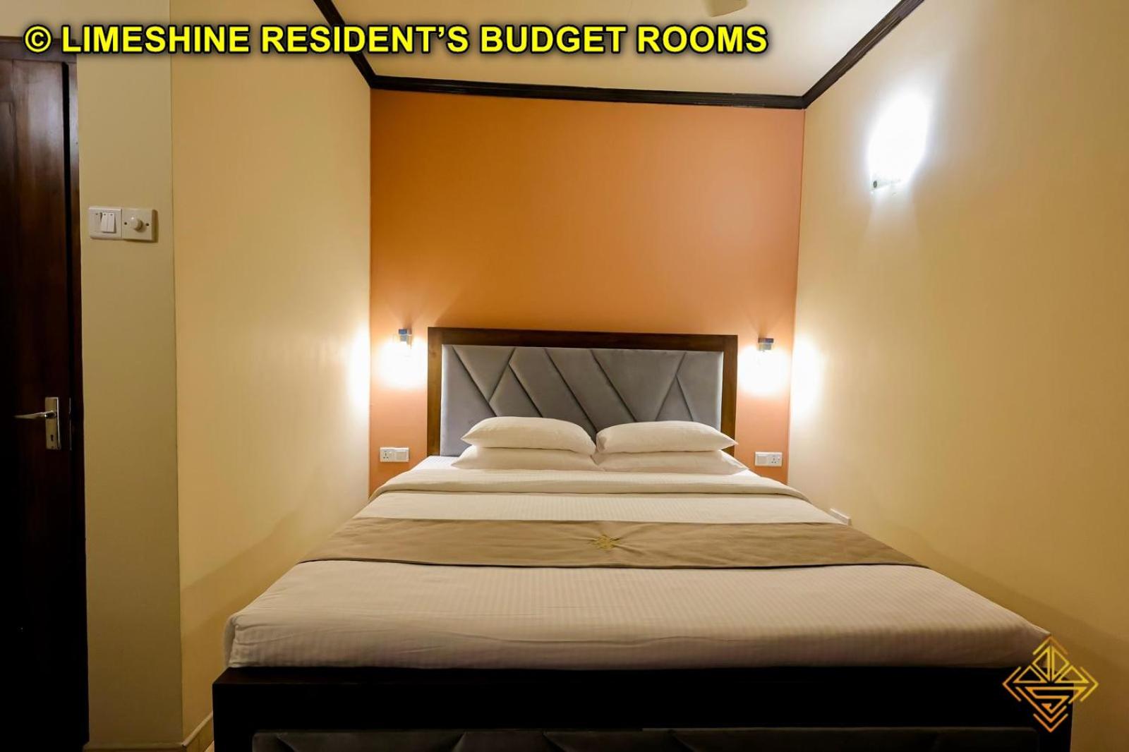 Budget Double Room - Photo 12