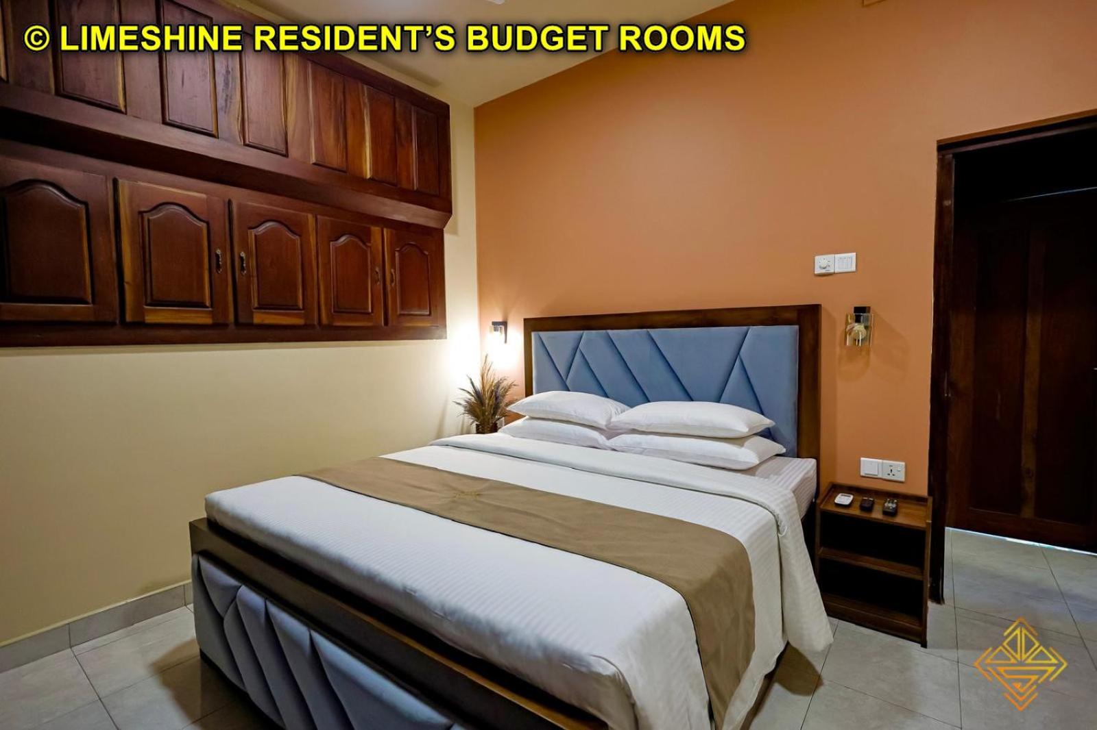 Budget Double Room - Photo 24