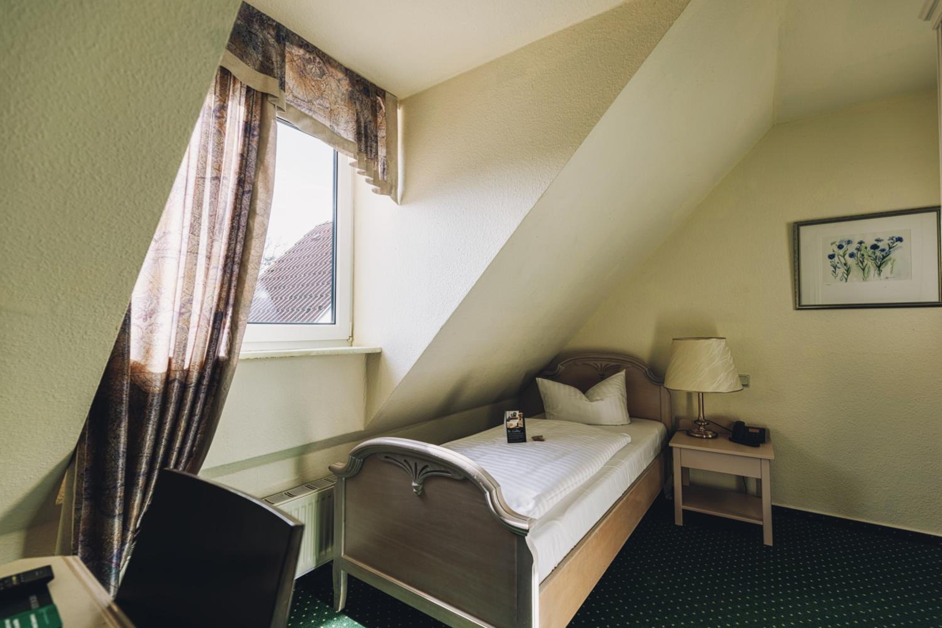 Single Room photo 3