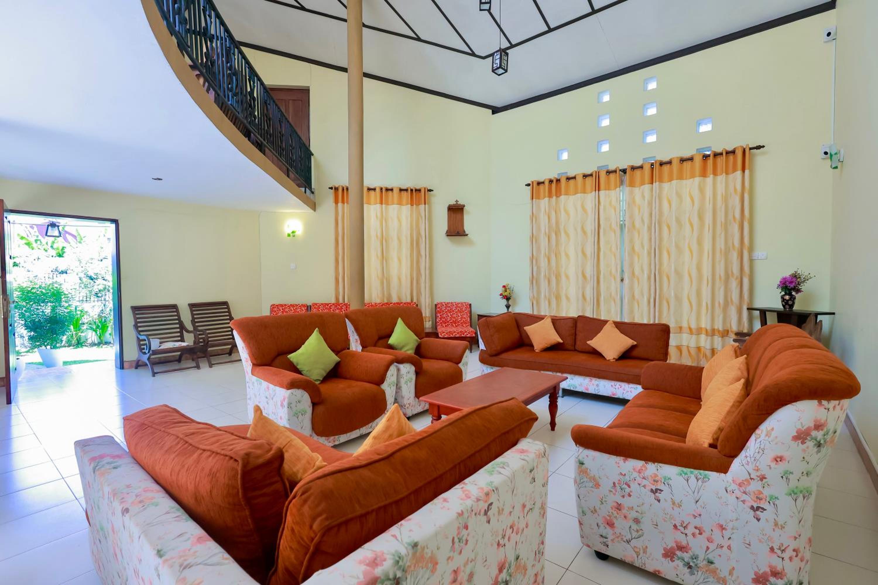 Family Room - Photo 7