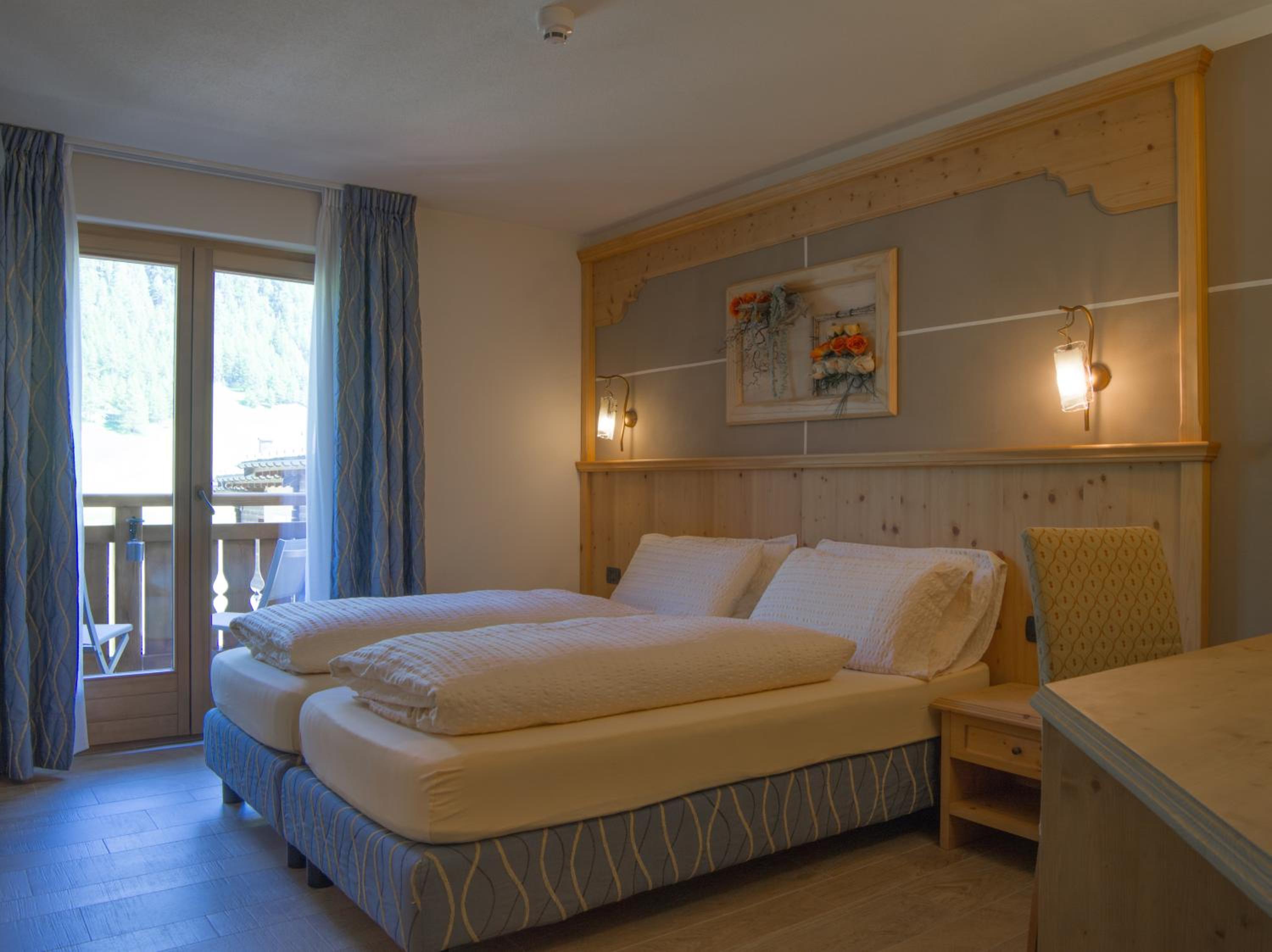 Twin Room with Balcony photo 3