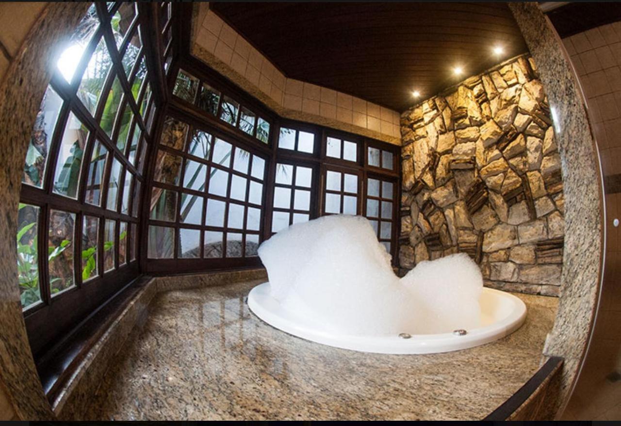 Double Room with Spa Bath photo 3