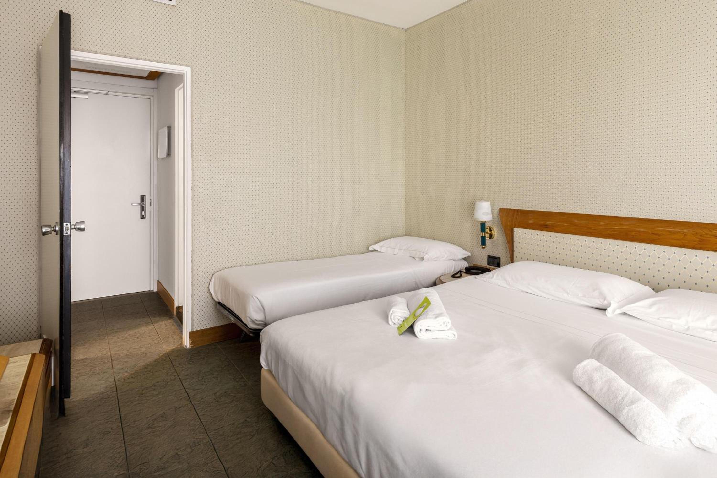 Superior Triple Room - Photo 3