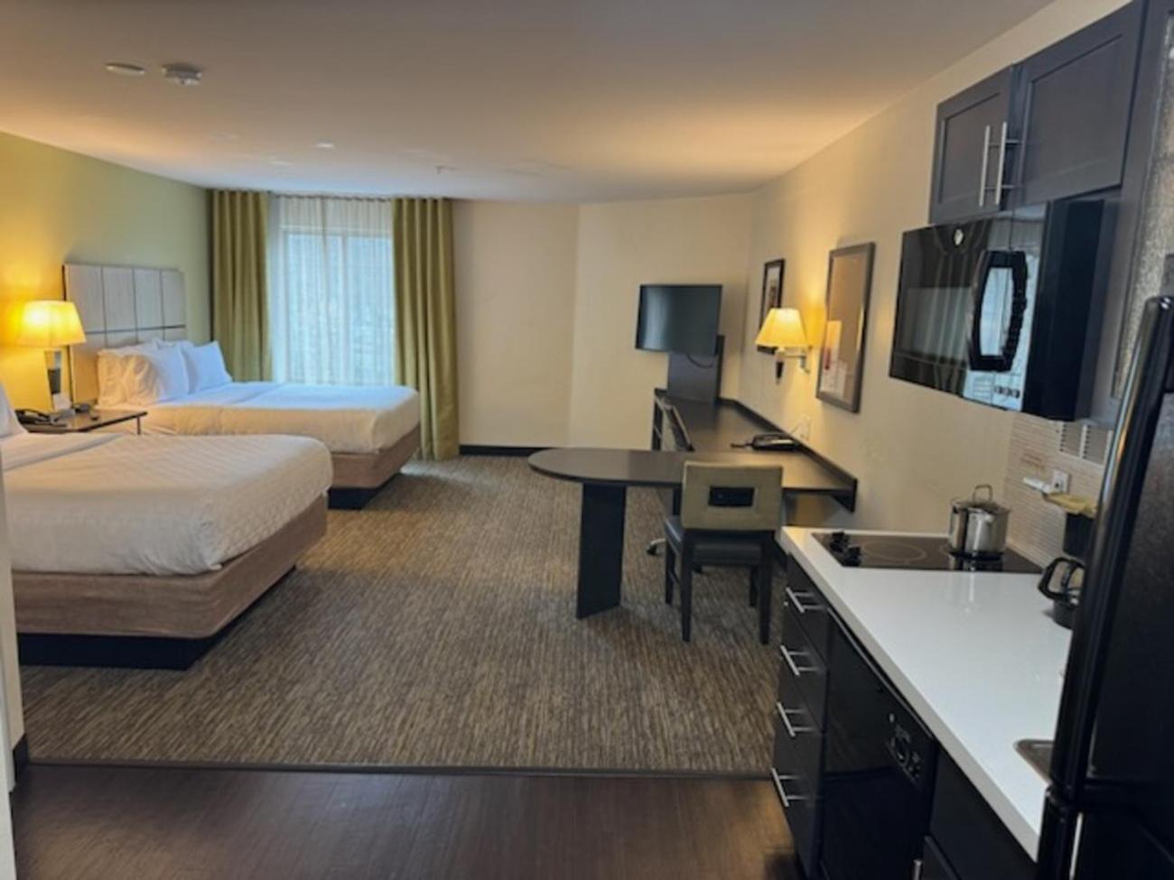 Studio Suite with Two Queen Beds photo 2