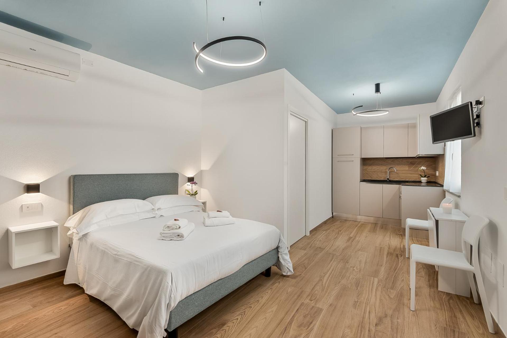 Studio Apartment photo 3
