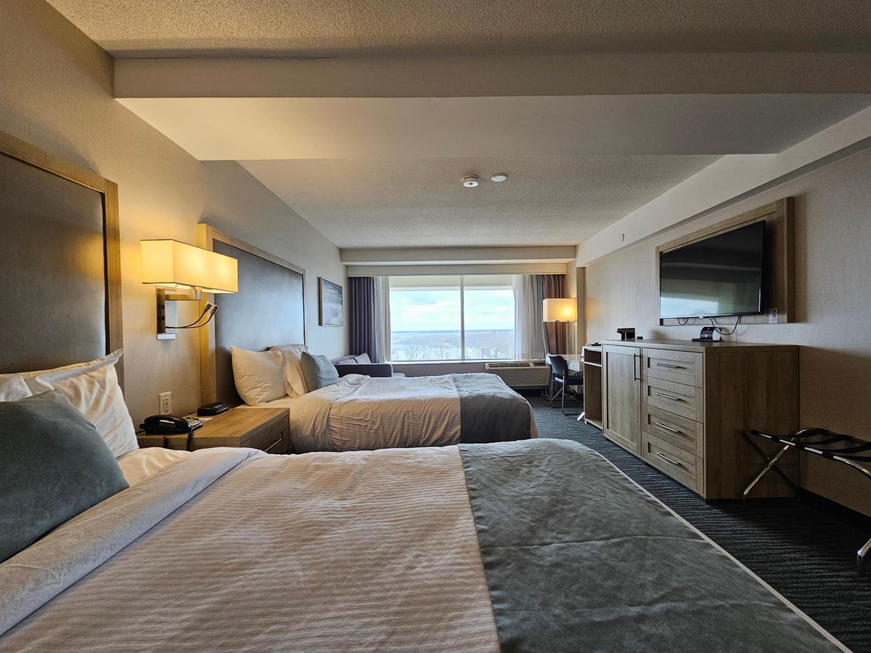 Riverview Deluxe Guest room, 2 Queen Beds & Sofa Bed