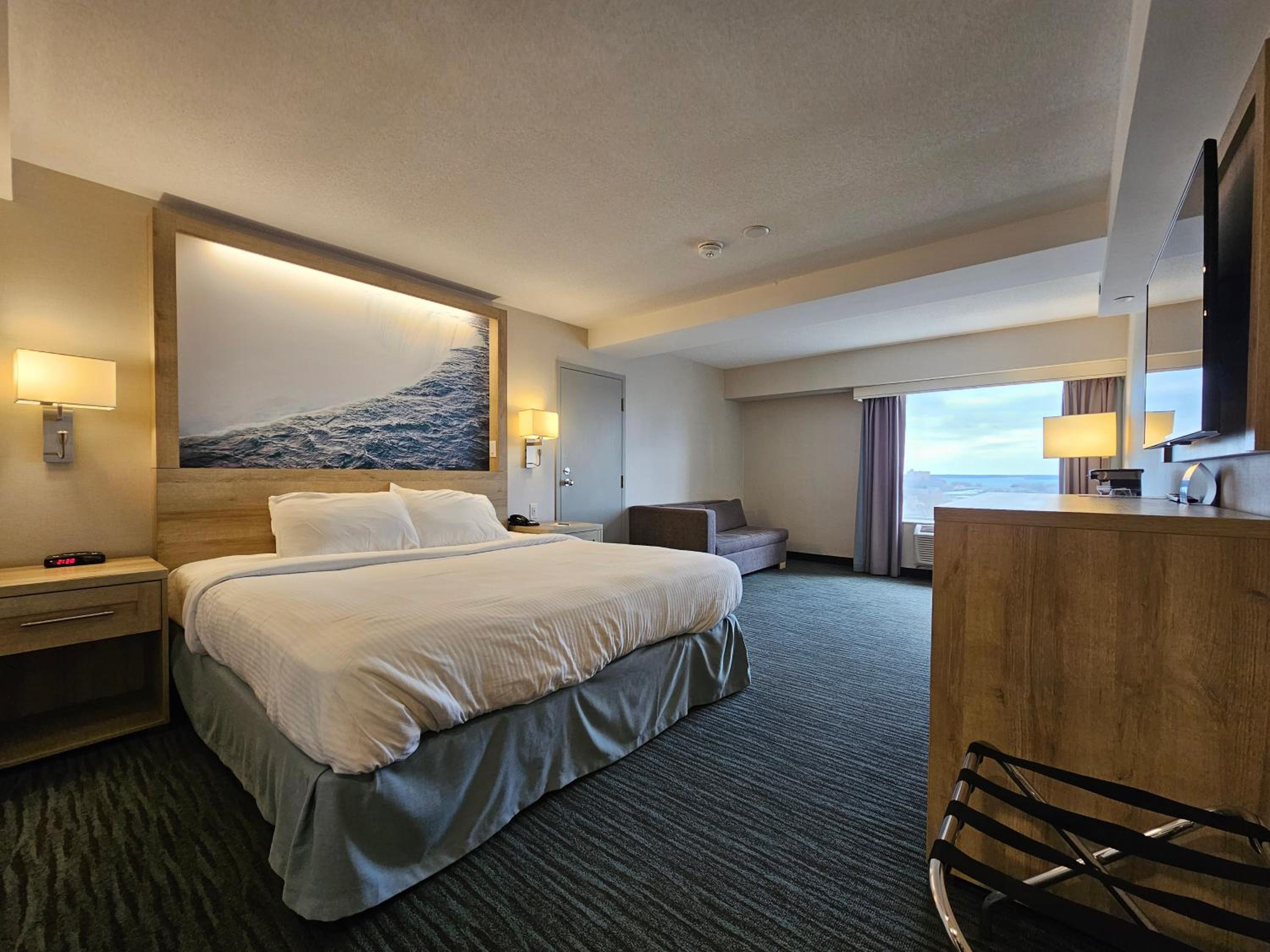 Riverview Premium Guest room, 1 King Bed & Sofa Bed