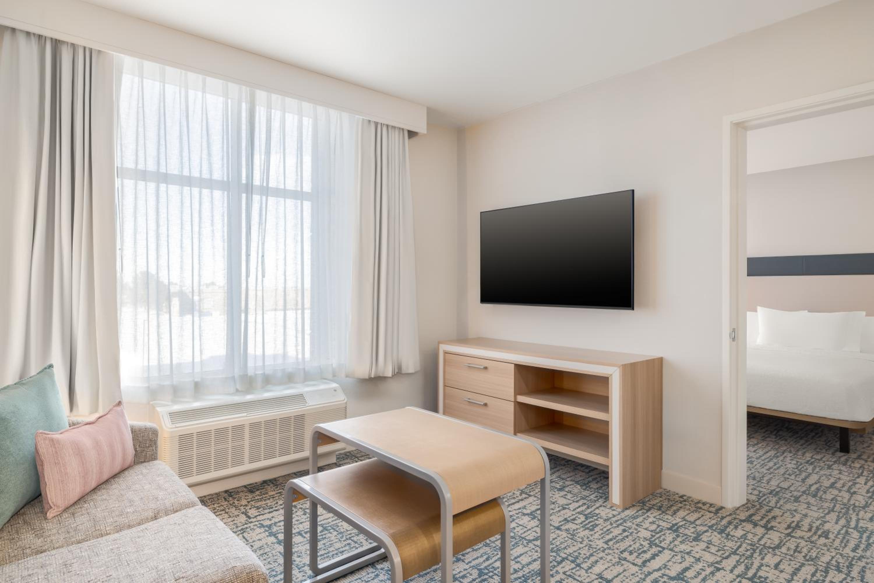 One-Bedroom King Suite - Photo 6