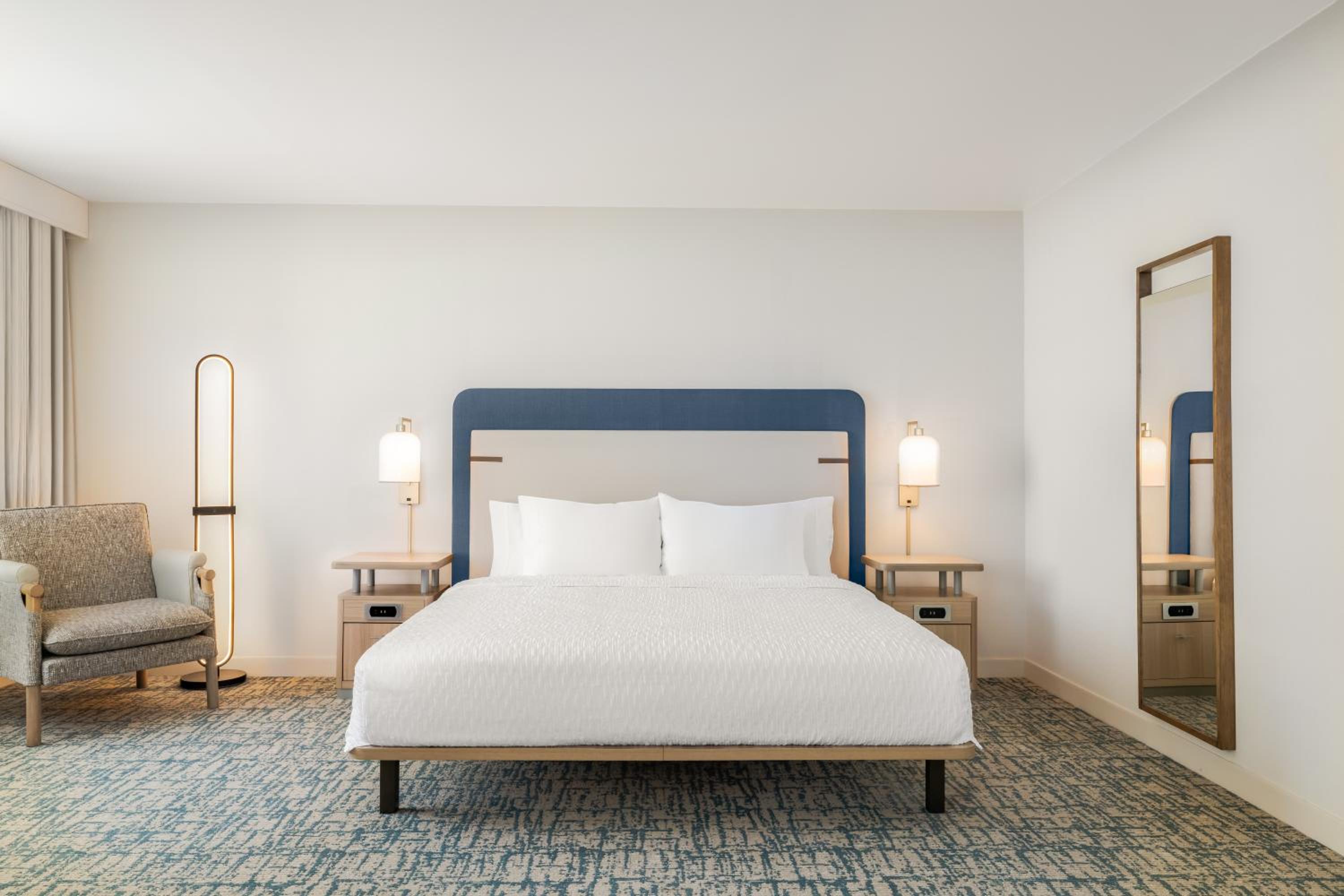 One-Bedroom King Suite - Photo 10