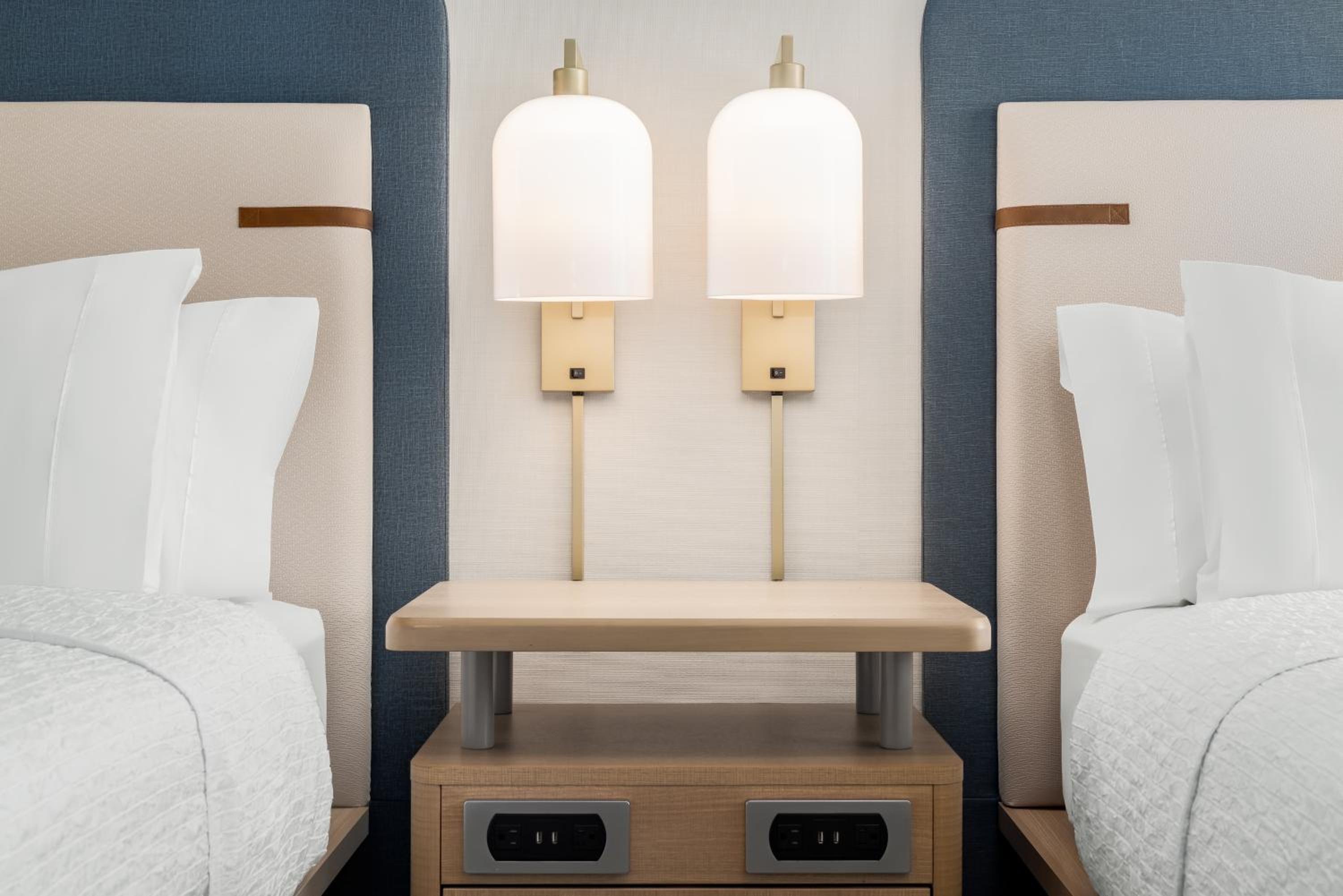 Queen Suite with Two Queen Beds - Hearing Accessible - Photo 3