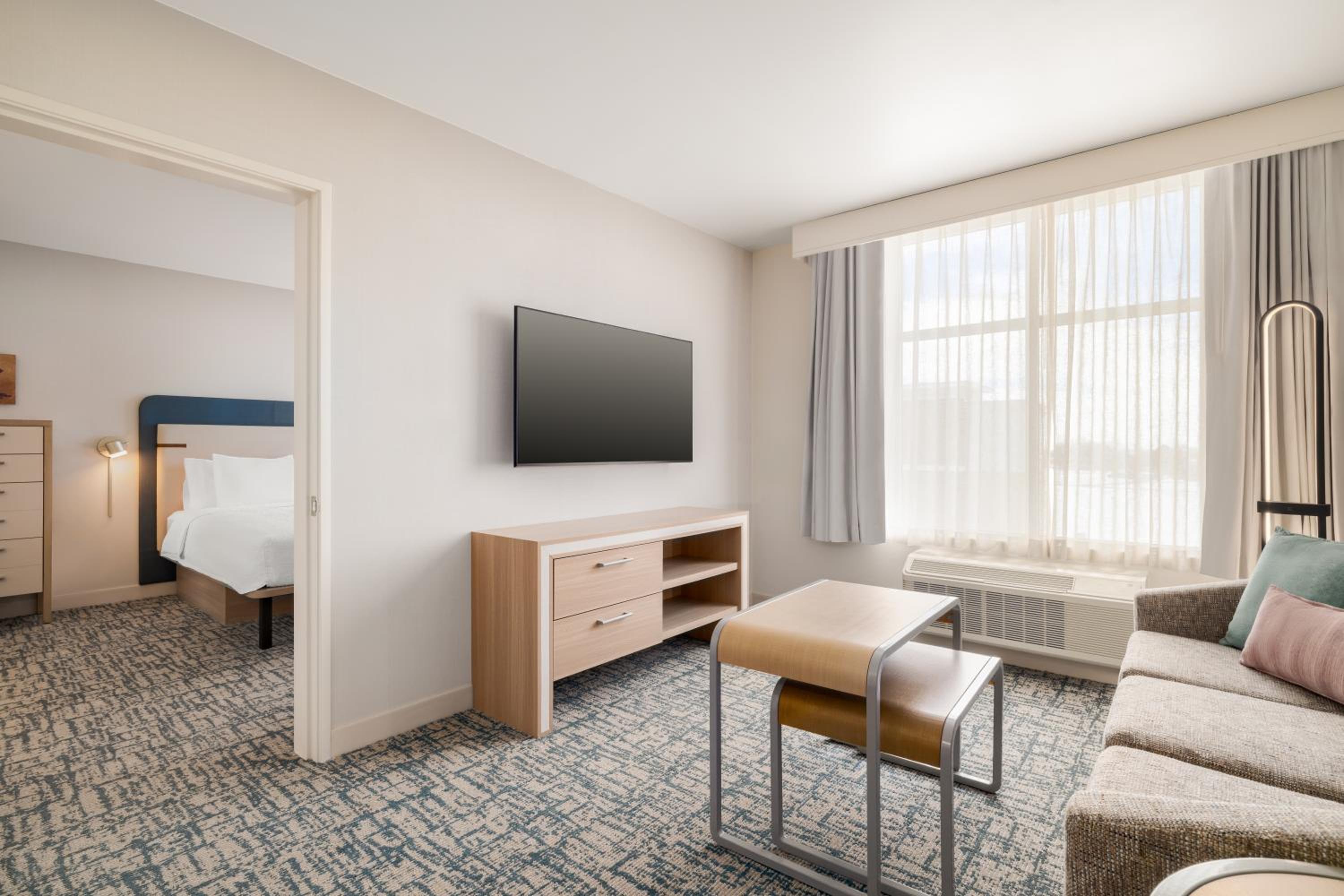 One-Bedroom King Suite - Photo 4